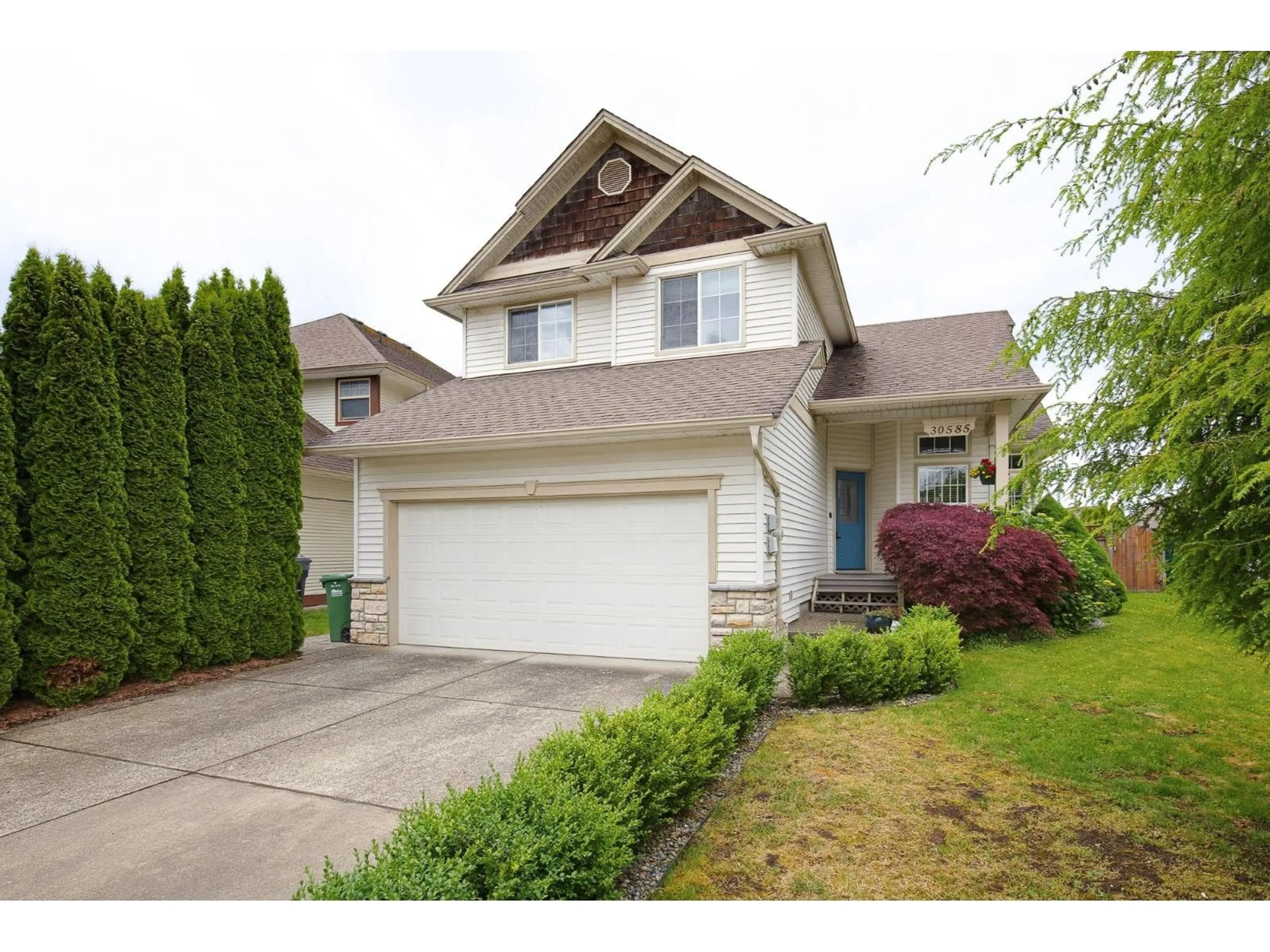 Home with vinyl exterior material, street for 30585 CRESTVIEW AVENUE, Abbotsford British Columbia V2T6V2
