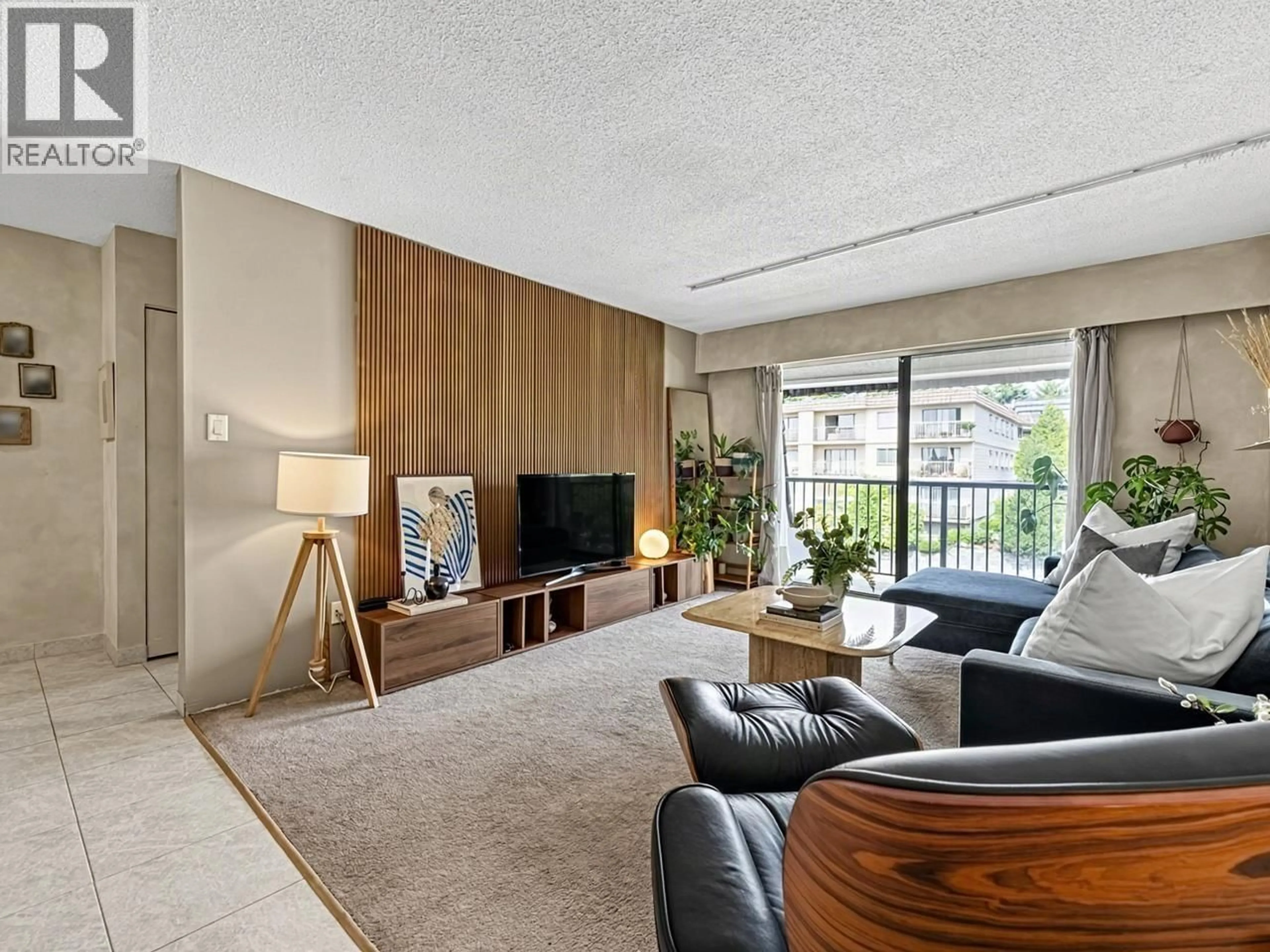 Living room with furniture, unknown for 309 - 275 2ND STREET, North Vancouver British Columbia V7M1C9