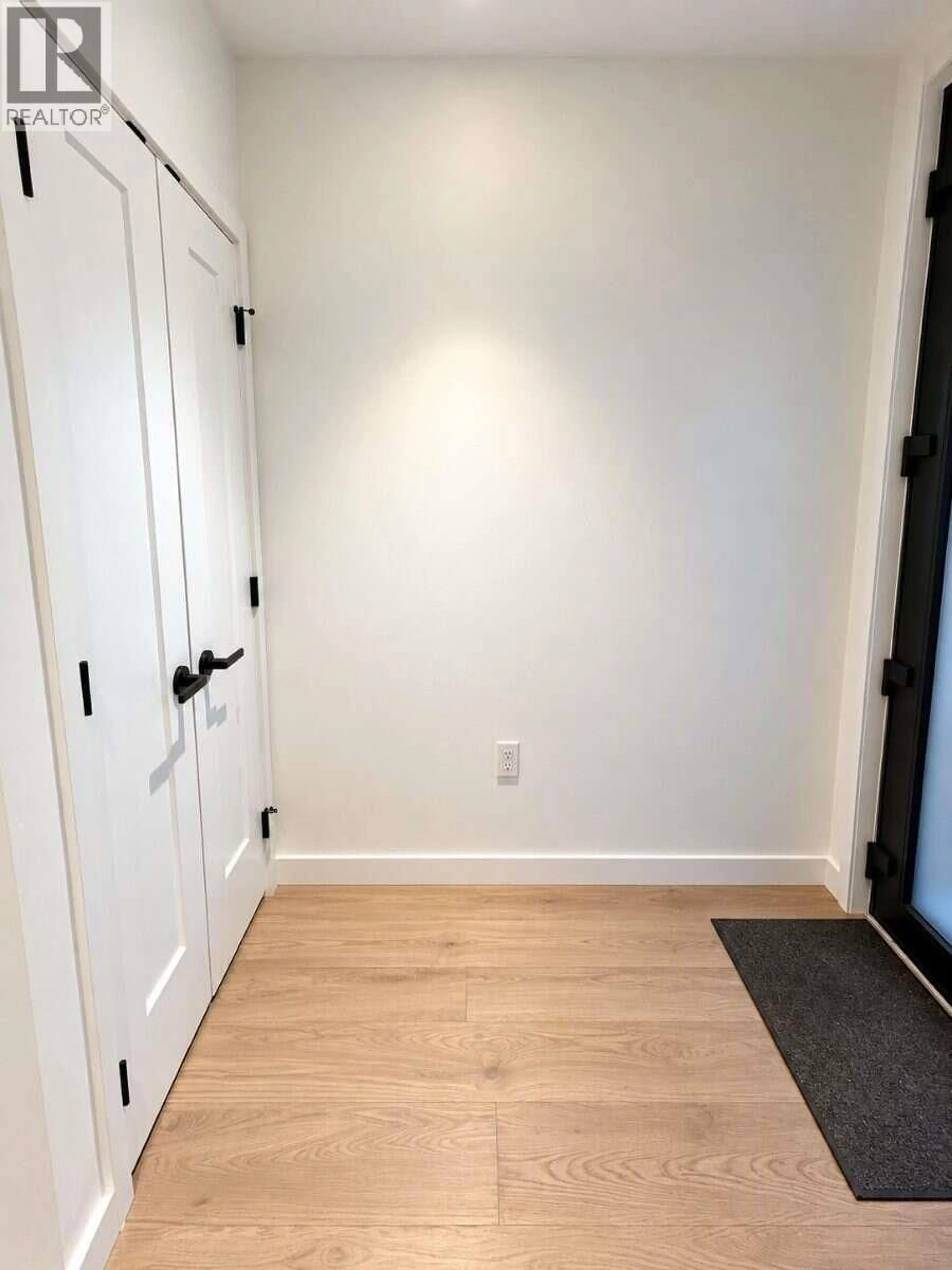 Indoor entryway for 709 - 606 FOSTER AVENUE, Coquitlam British Columbia V6J0L5