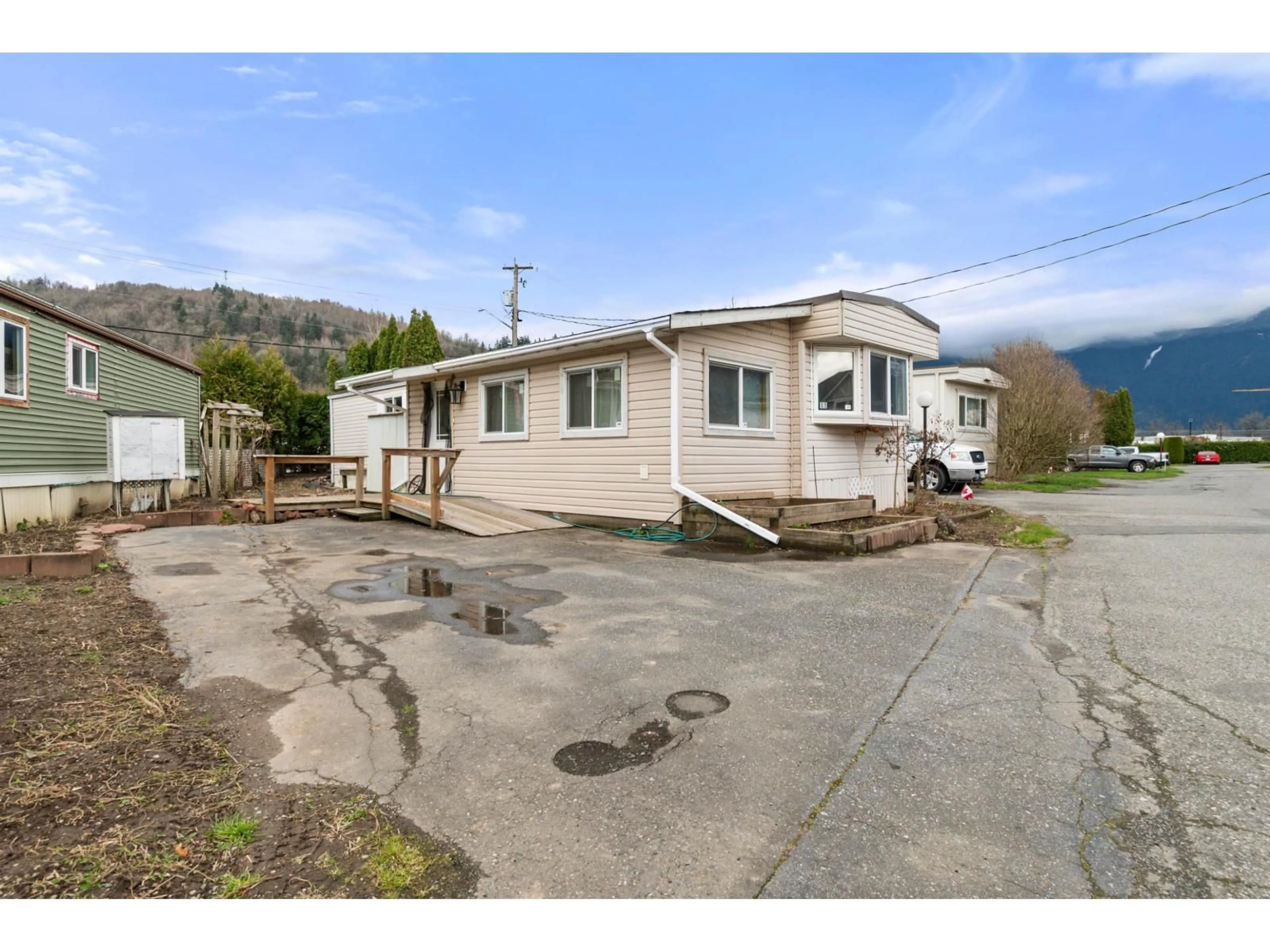 A pic from outside/outdoor area/front of a property/back of a property/a pic from drone, unknown for 11 - 1884 HEATH ROAD, Agassiz British Columbia V0M1A2