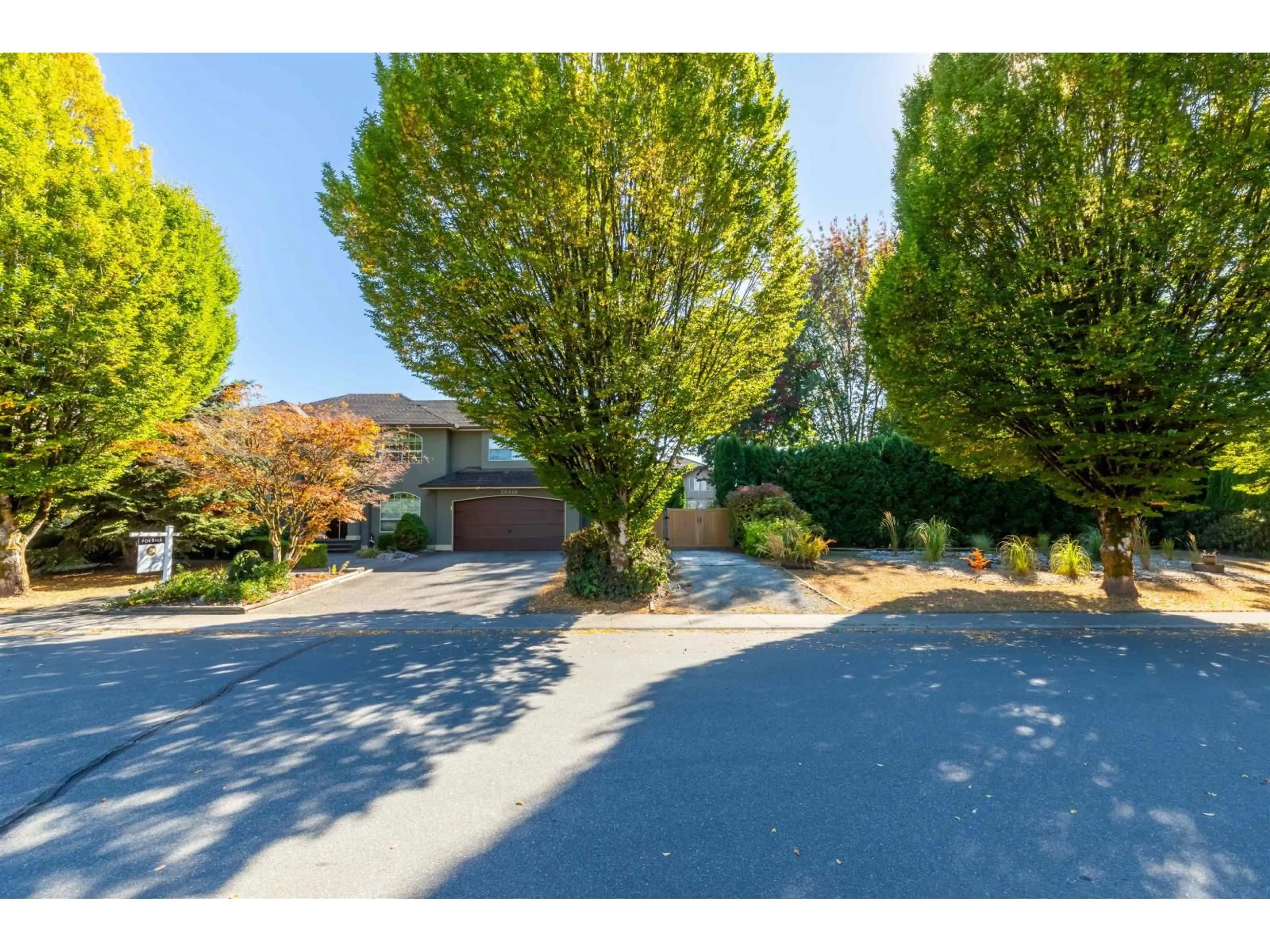 A pic from outside/outdoor area/front of a property/back of a property/a pic from drone, unknown for 20326 92A AVENUE, Langley British Columbia V1M2M7
