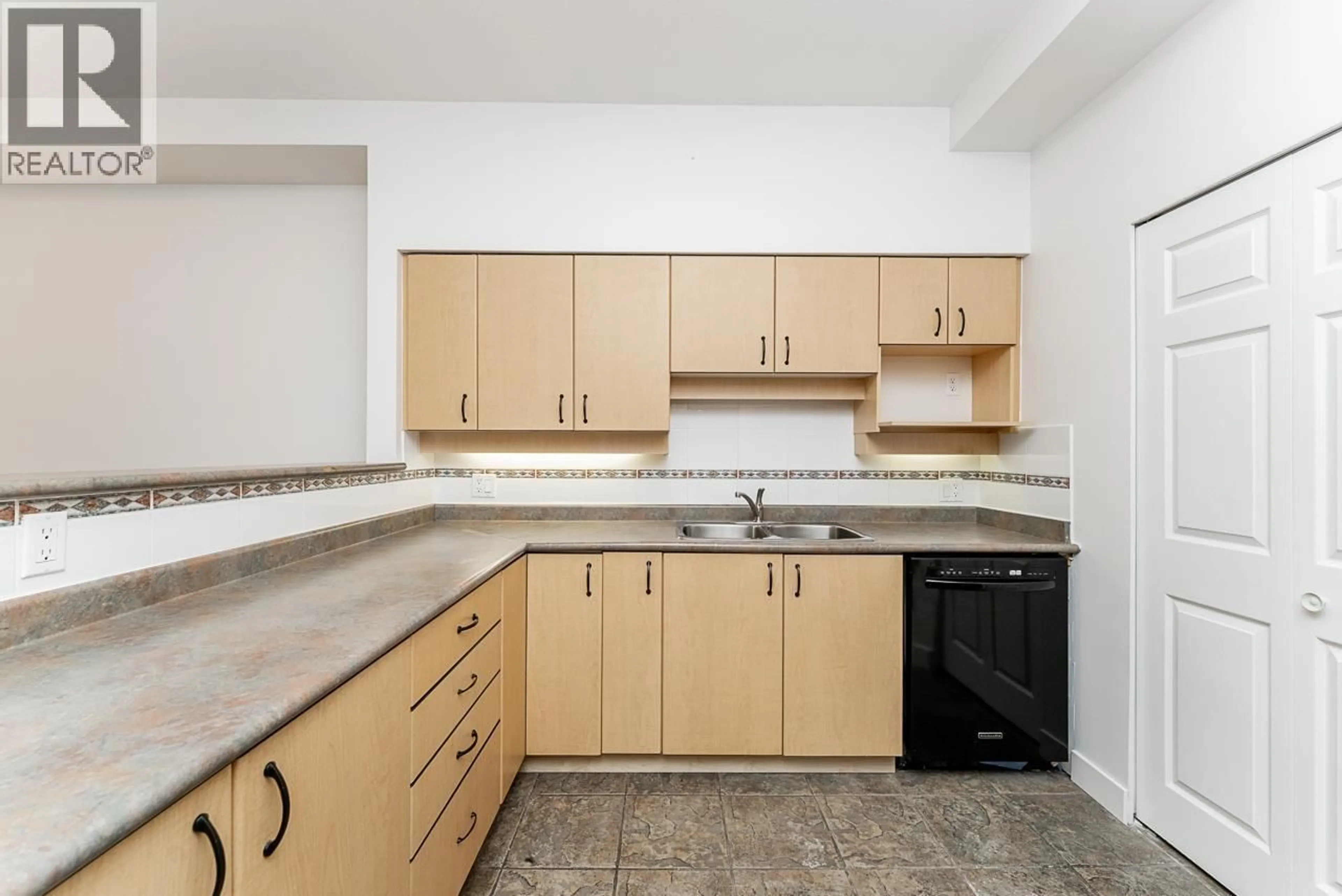 Standard kitchen, unknown for 108 - 522 SMITH AVENUE, Coquitlam British Columbia V3J7X7