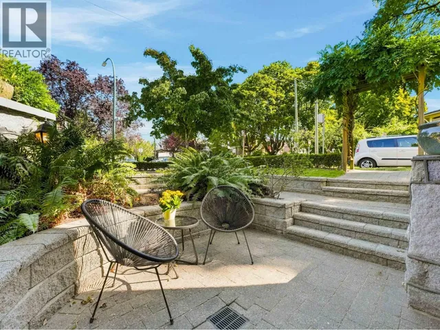 2425 LARCH STREET, Vancouver 5