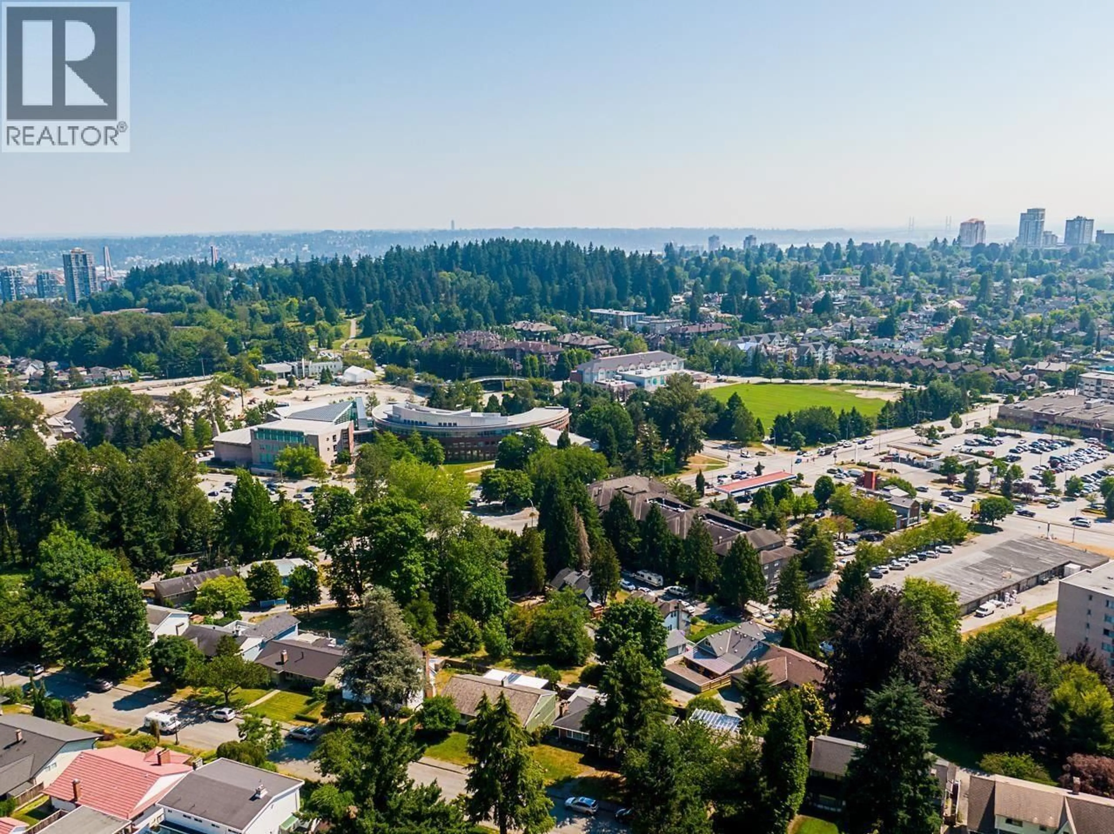 A pic from outside/outdoor area/front of a property/back of a property/a pic from drone, mountain view for 819 SANGSTER PLACE, New Westminster British Columbia V3L4L7