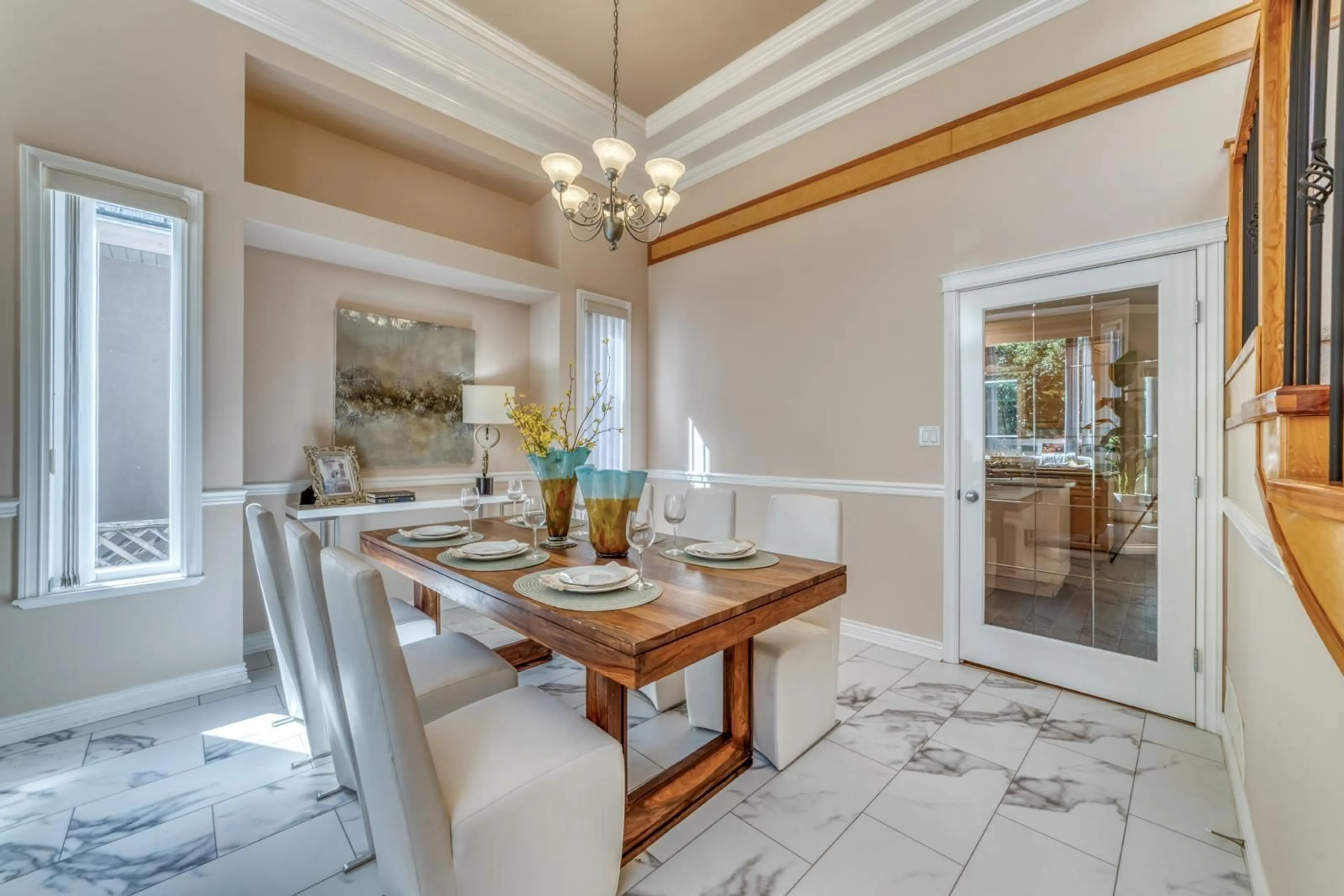 Dining room, ceramic/tile floor for 10925 168 STREET, Surrey British Columbia V4N5H6