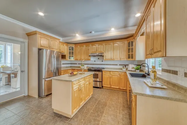 10925 168 STREET, Surrey 5
