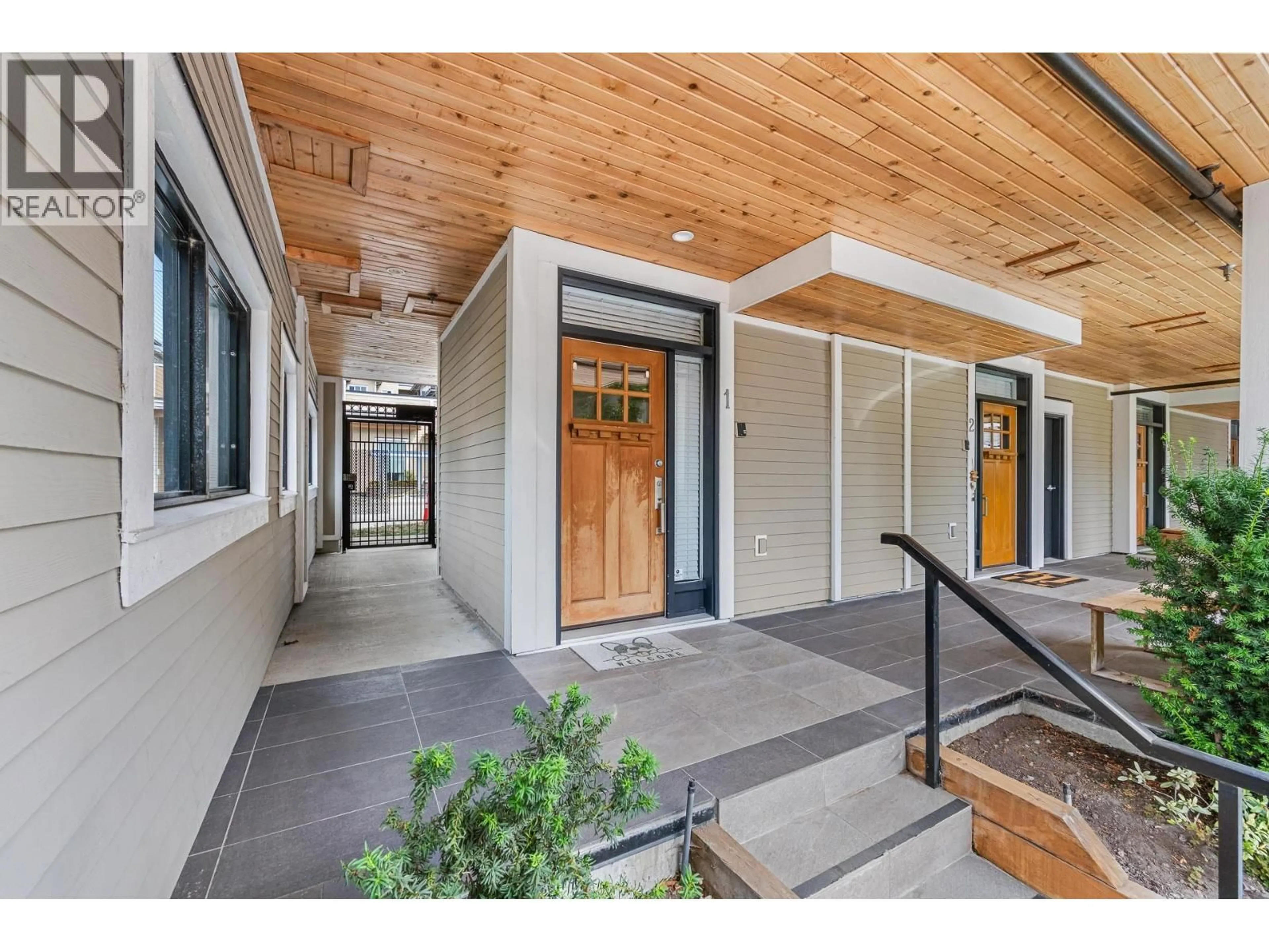 Indoor entryway for 3993 CHATHAM STREET, Richmond British Columbia V7E2Z6