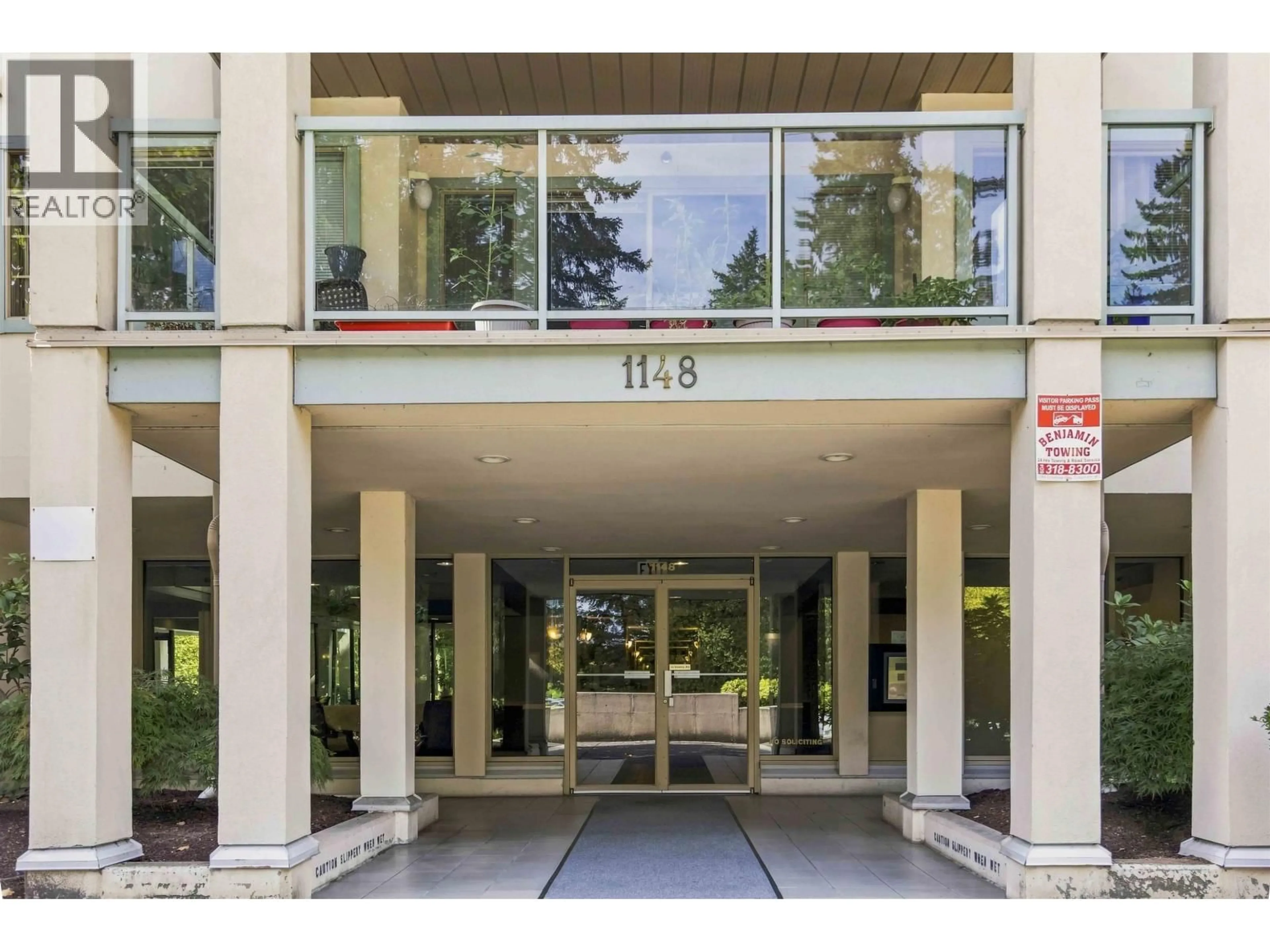 Indoor foyer for 202 - 1148 WESTWOOD STREET, Coquitlam British Columbia V3B4S4
