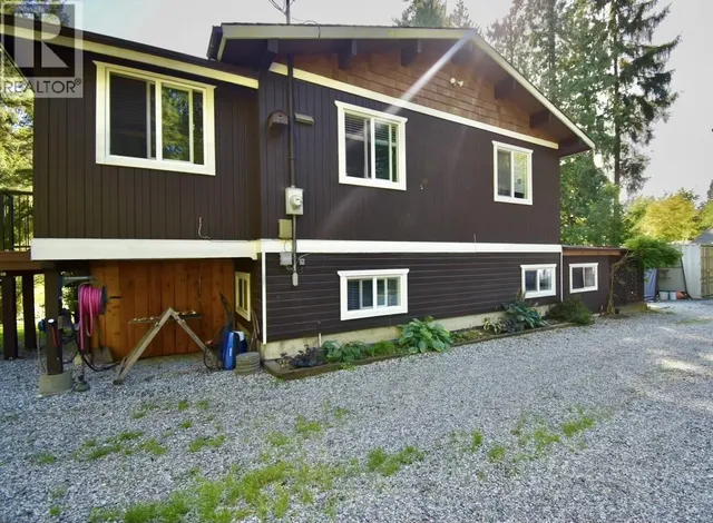 2703 ROBINSON ROAD, Roberts Creek 2