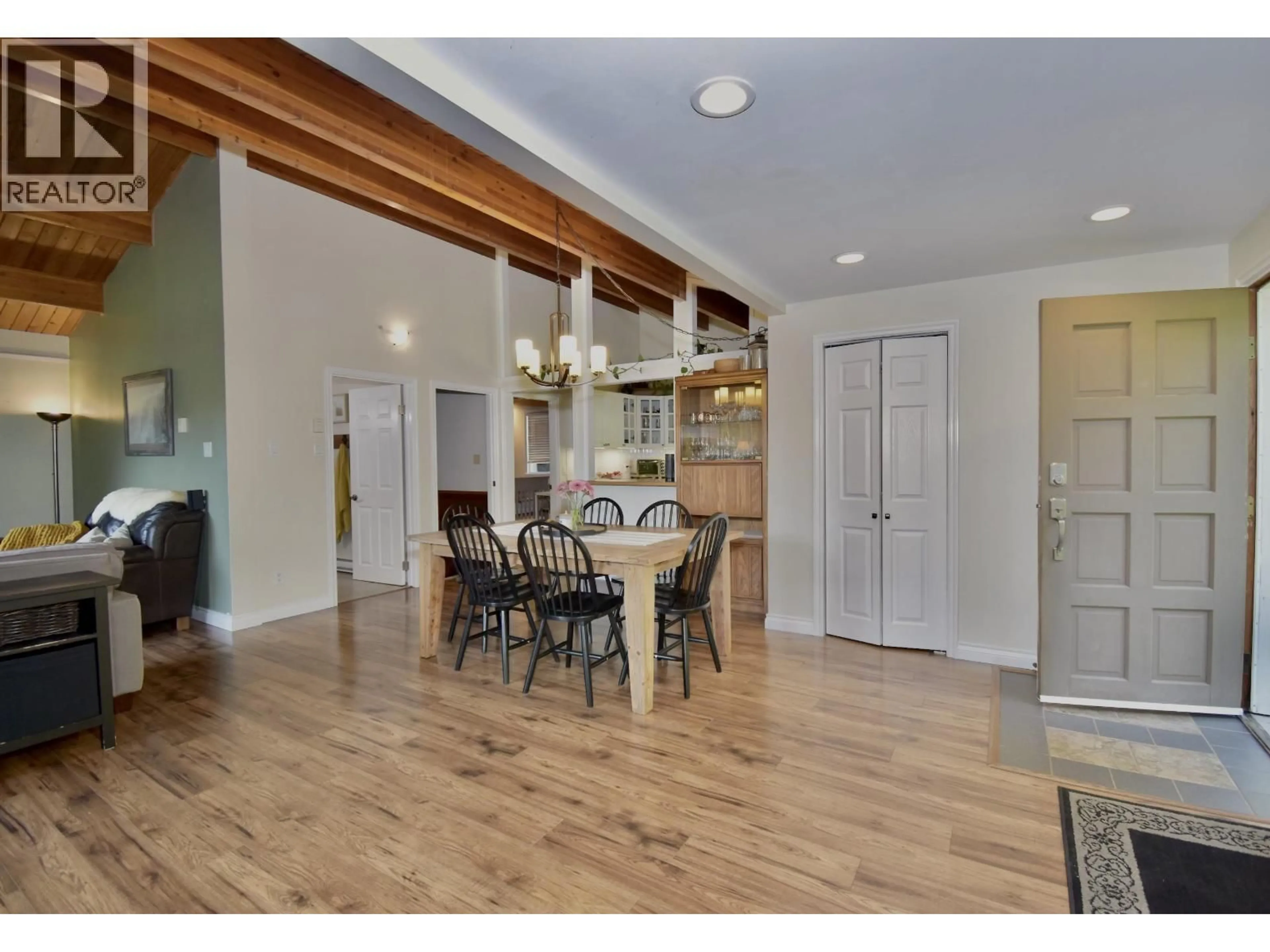 Open concept kitchen, wood/laminate floor for 2703 ROBINSON ROAD, Roberts Creek British Columbia V0N2W4