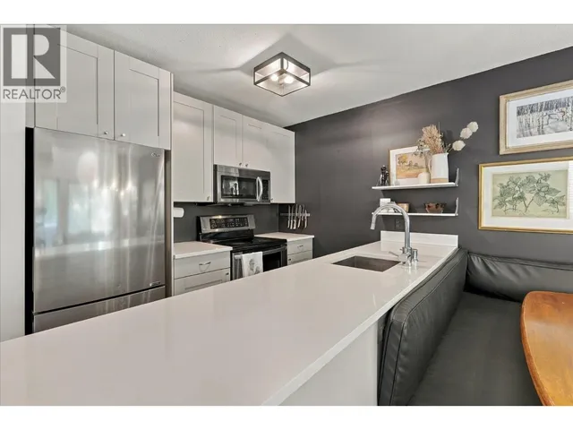 4 - 2014 LONDON LANE, Whistler 5