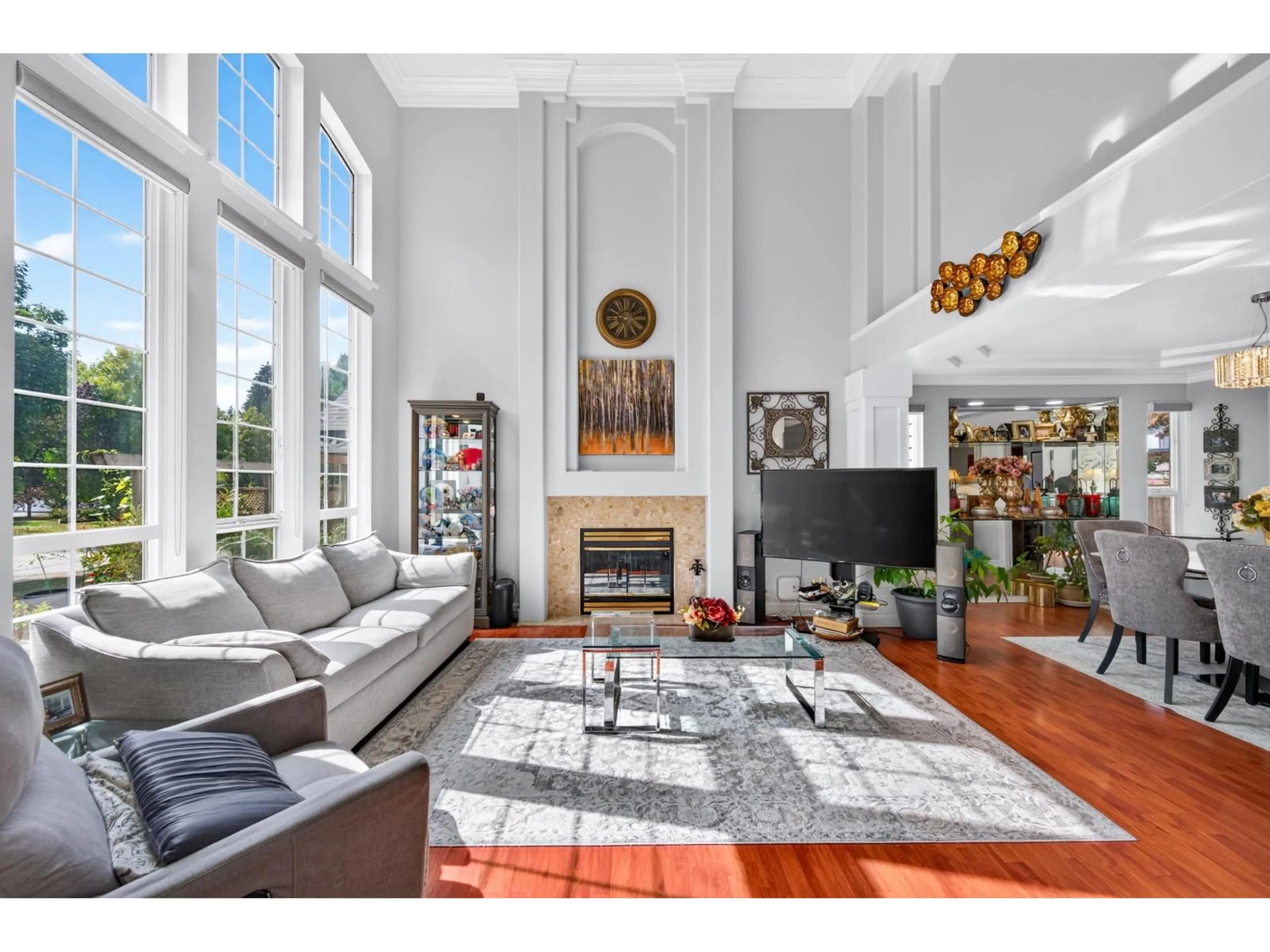 Living room with furniture, unknown for 15467 109A AVENUE, Surrey British Columbia V3R0X6