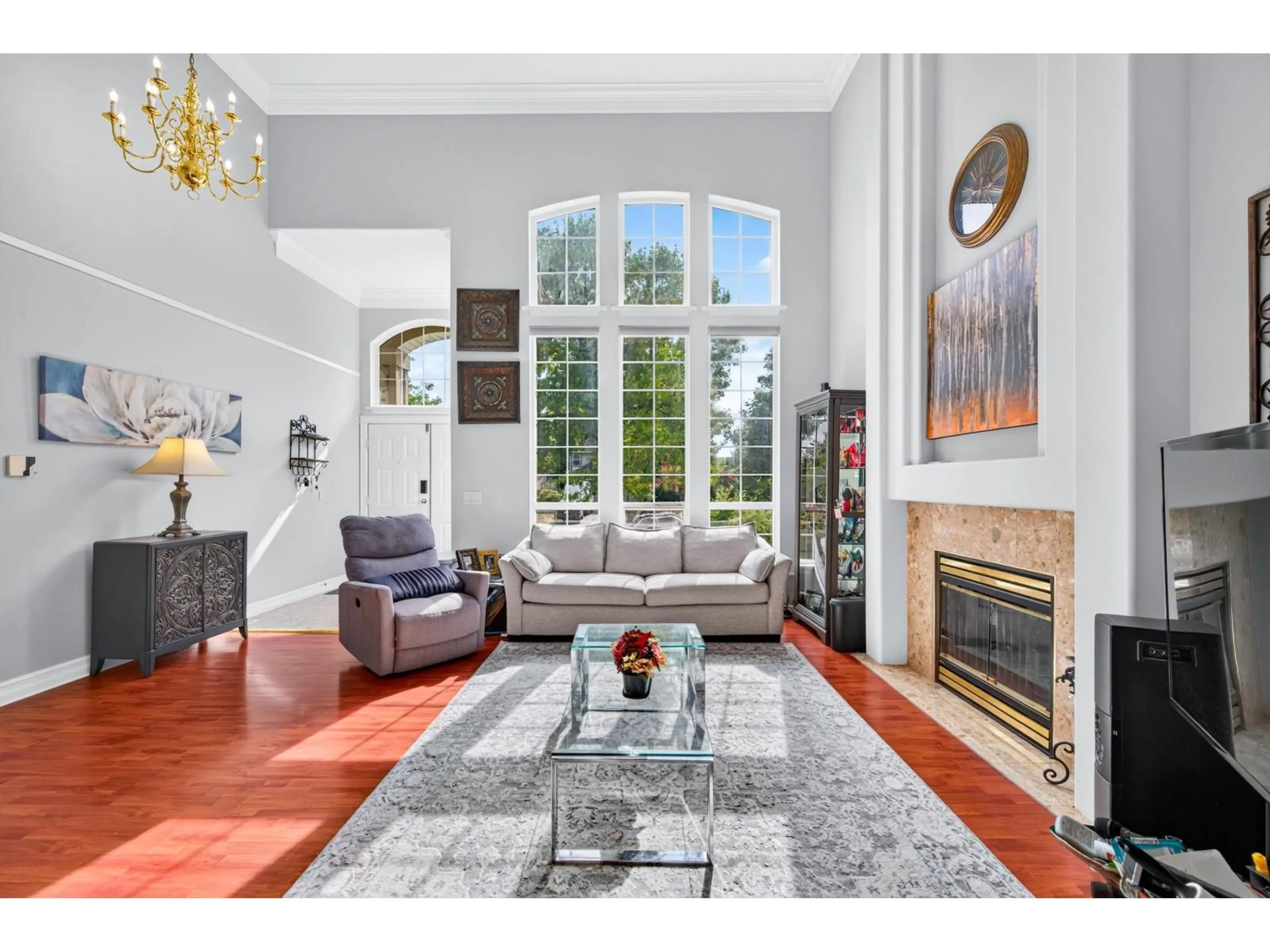 Living room with furniture, unknown for 15467 109A AVENUE, Surrey British Columbia V3R0X6
