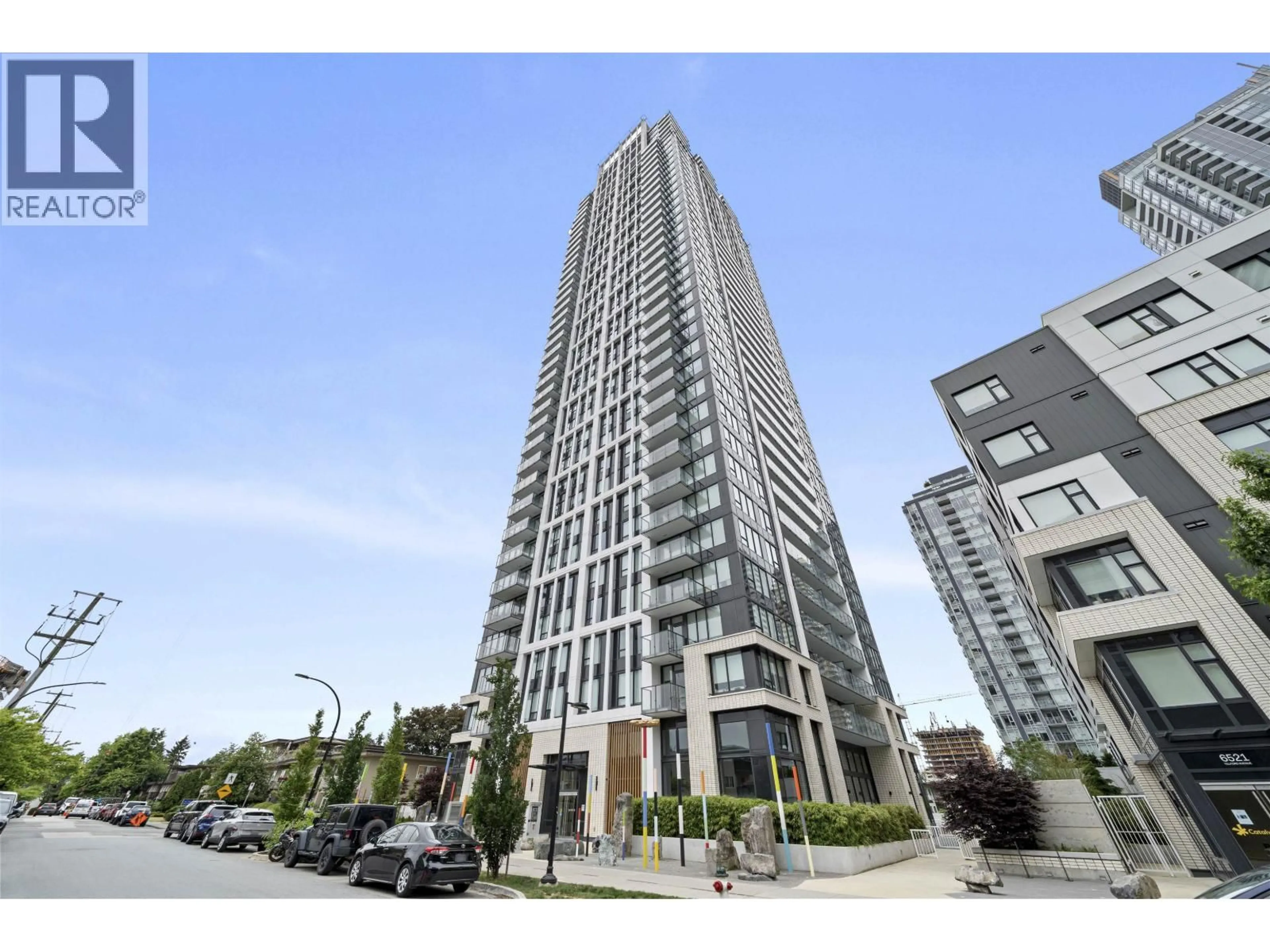 Indoor foyer for 903 - 6537 TELFORD AVENUE, Burnaby British Columbia V5H0K9