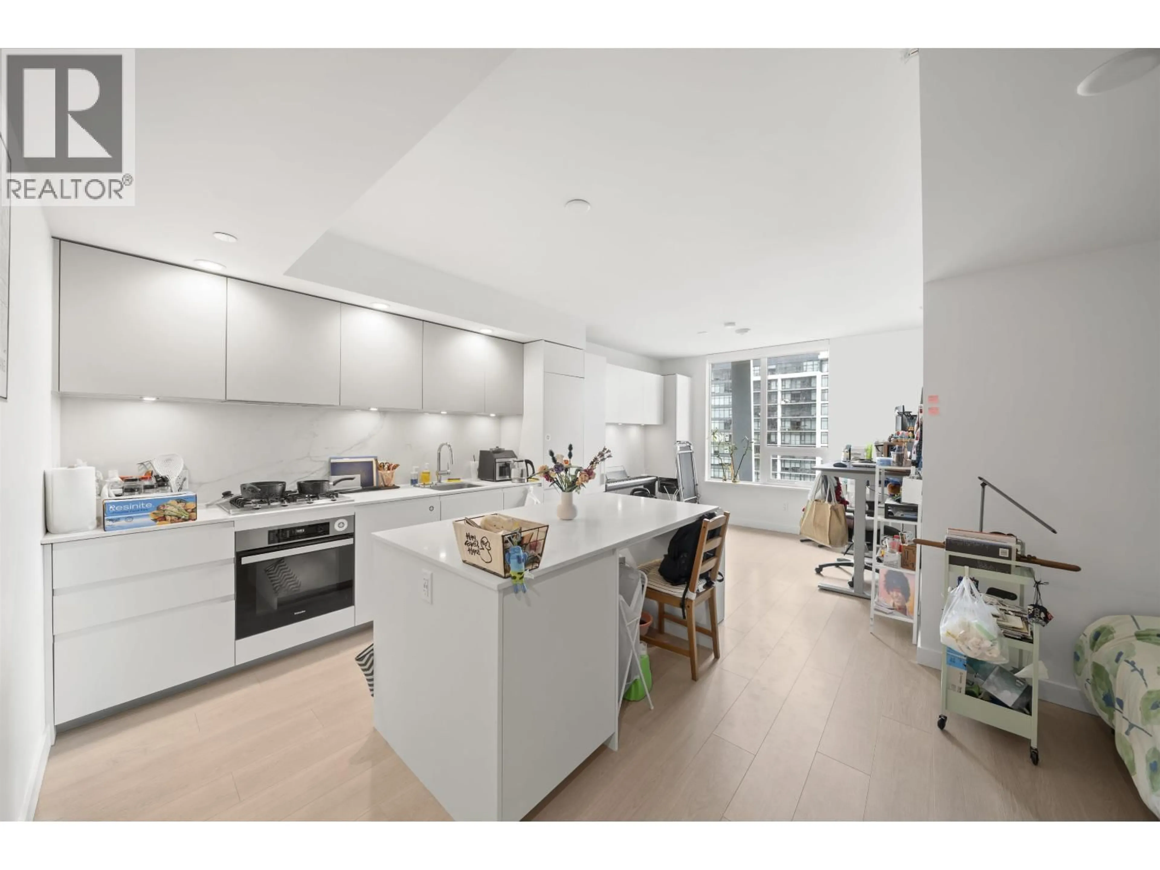 Open concept kitchen, unknown for 903 - 6537 TELFORD AVENUE, Burnaby British Columbia V5H0K9