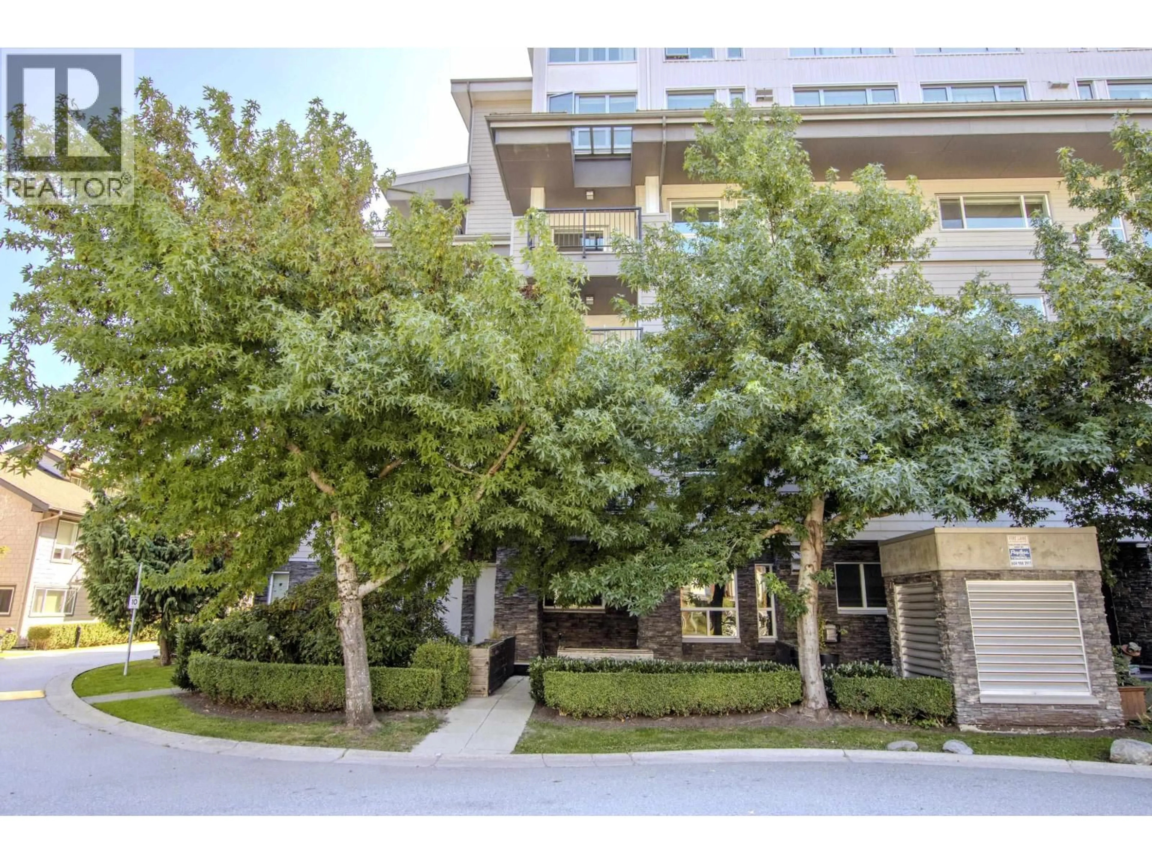 Patio, street for 115 - 1212 MAIN STREET, Squamish British Columbia V8B0S1