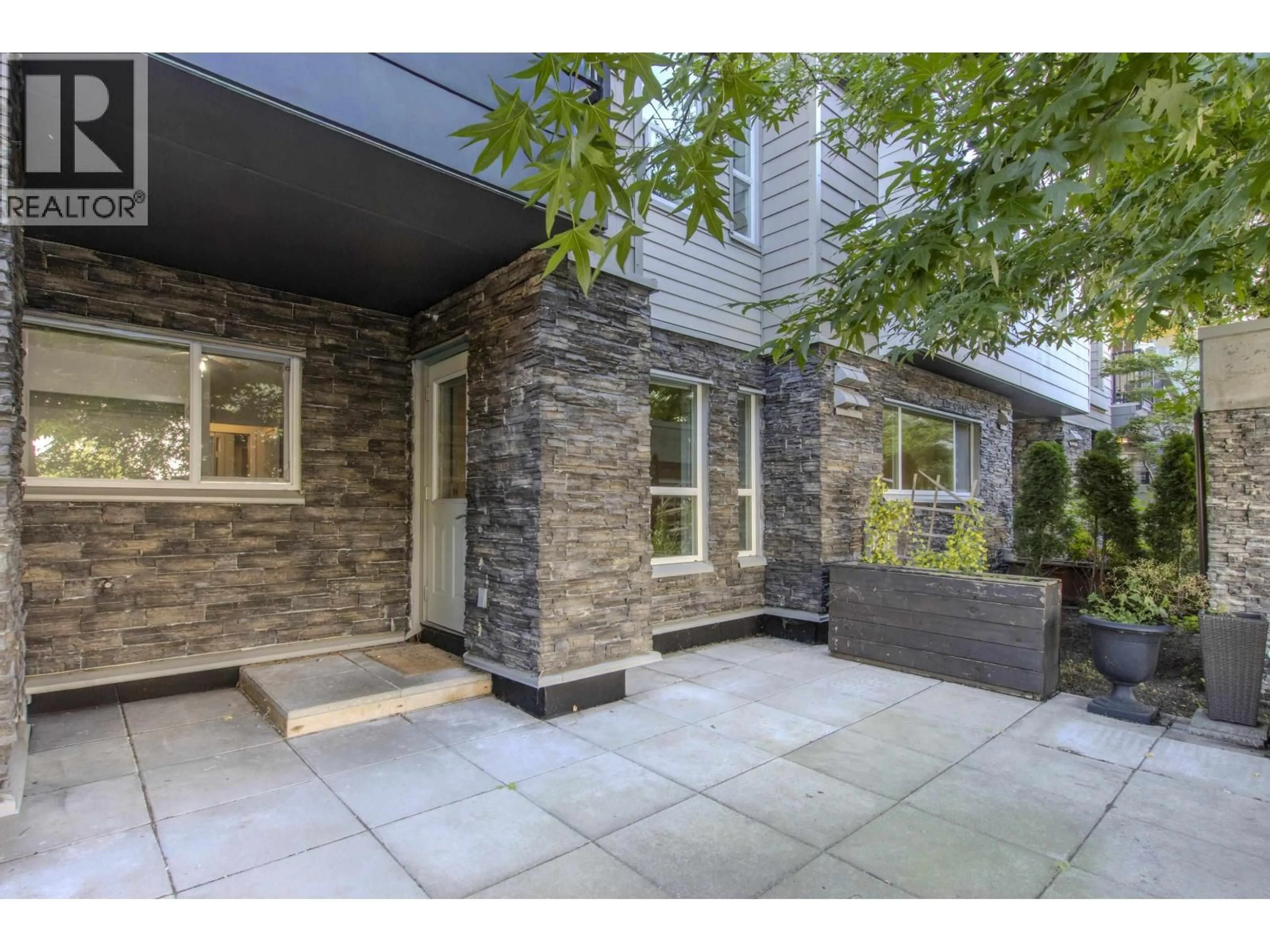 Patio, street for 115 - 1212 MAIN STREET, Squamish British Columbia V8B0S1