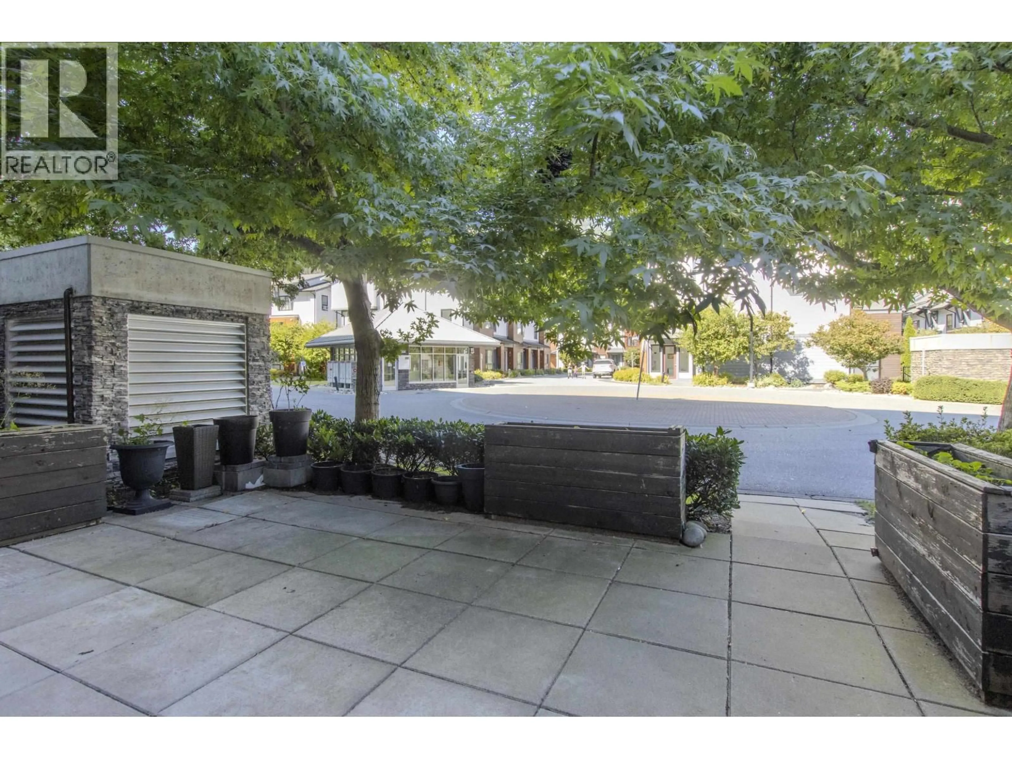 Patio, street for 115 - 1212 MAIN STREET, Squamish British Columbia V8B0S1