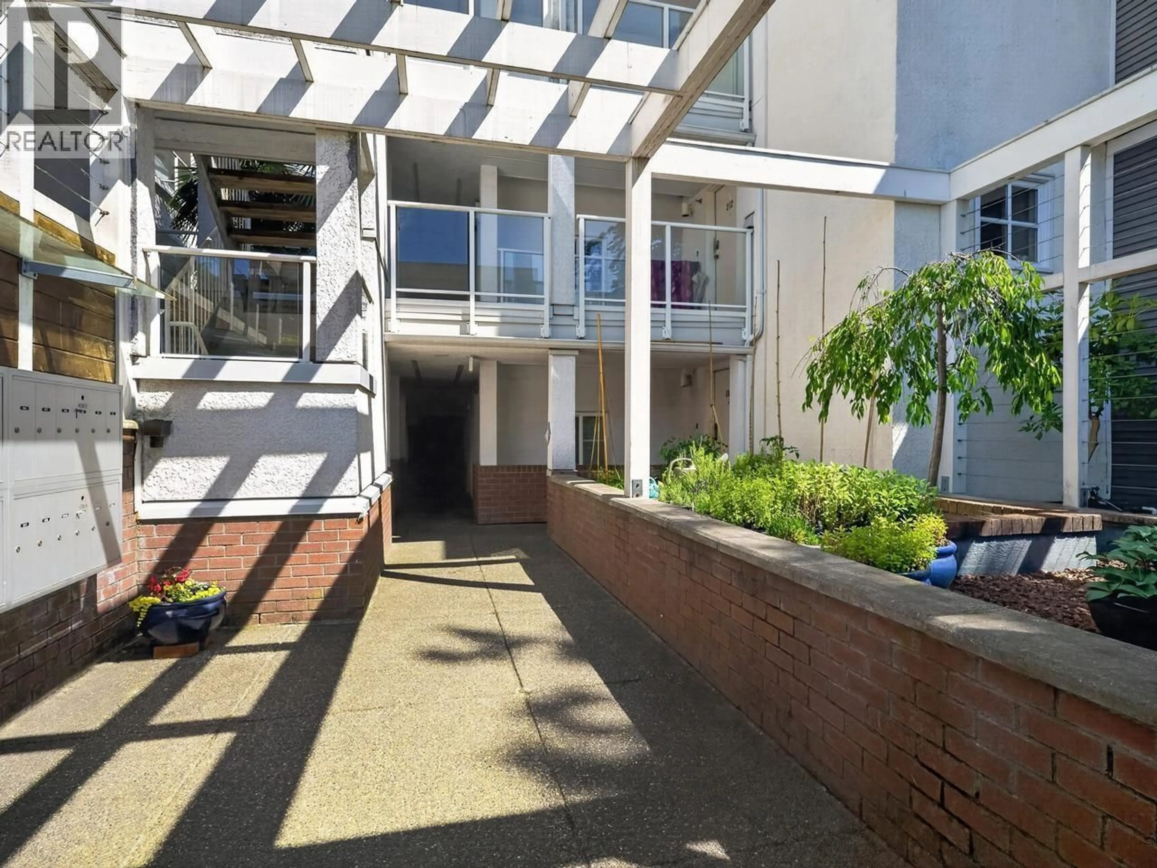 Unknown for 2175 3RD AVENUE, Vancouver British Columbia V6K1L2