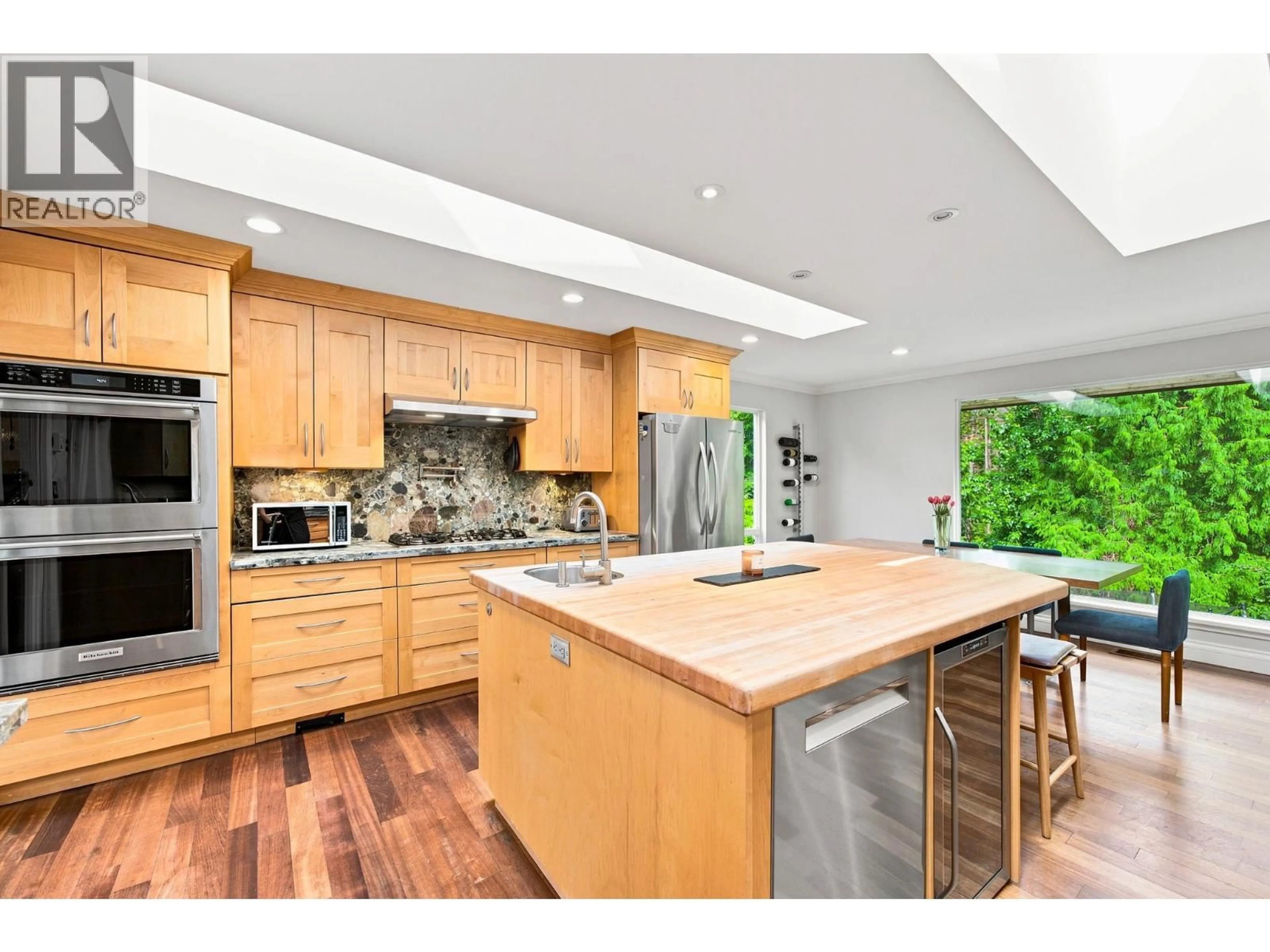 Open concept kitchen, unknown for 2360 MACKAY AVENUE, North Vancouver British Columbia V7P2M9