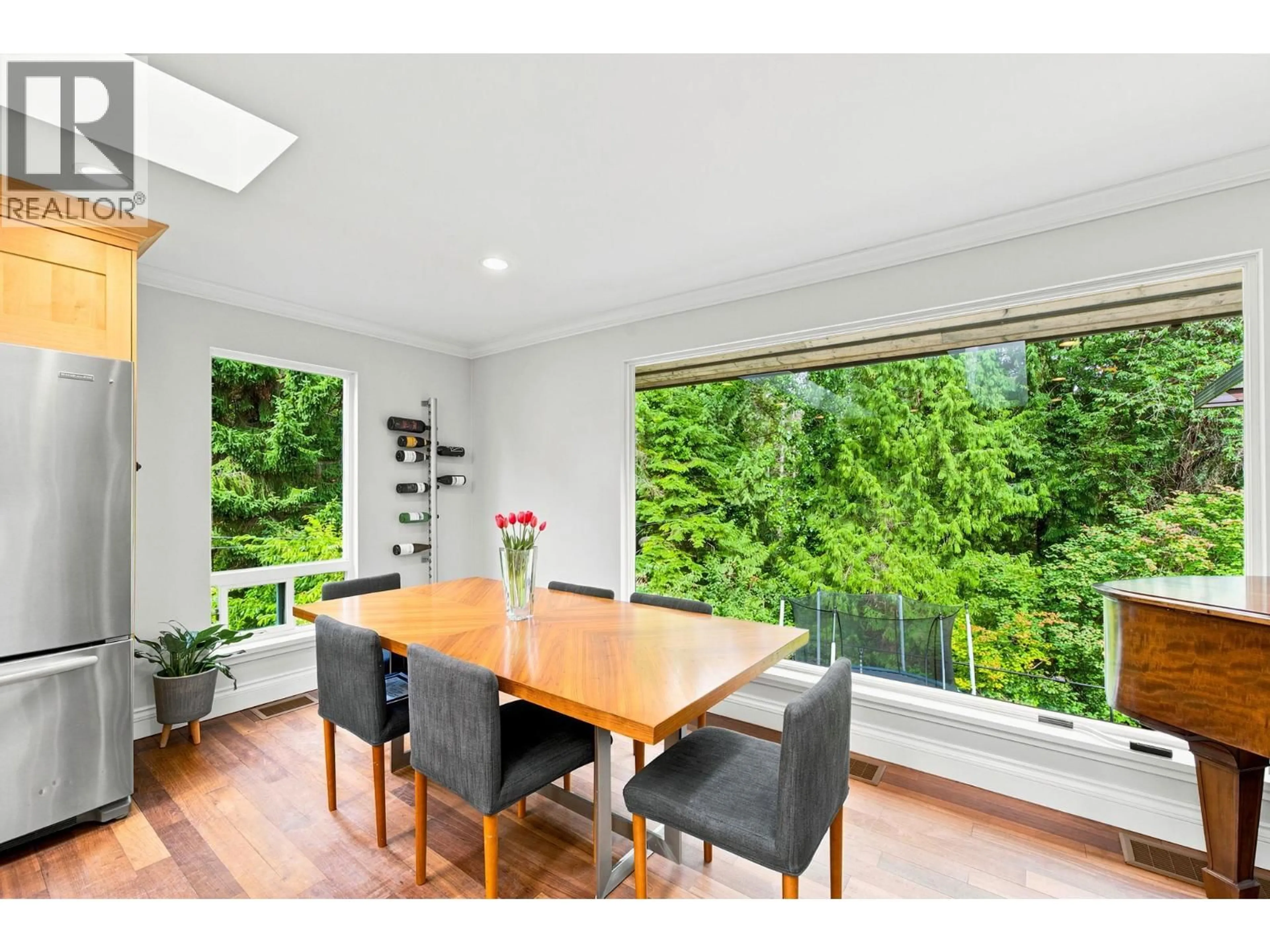 Dining room, wood/laminate floor for 2360 MACKAY AVENUE, North Vancouver British Columbia V7P2M9