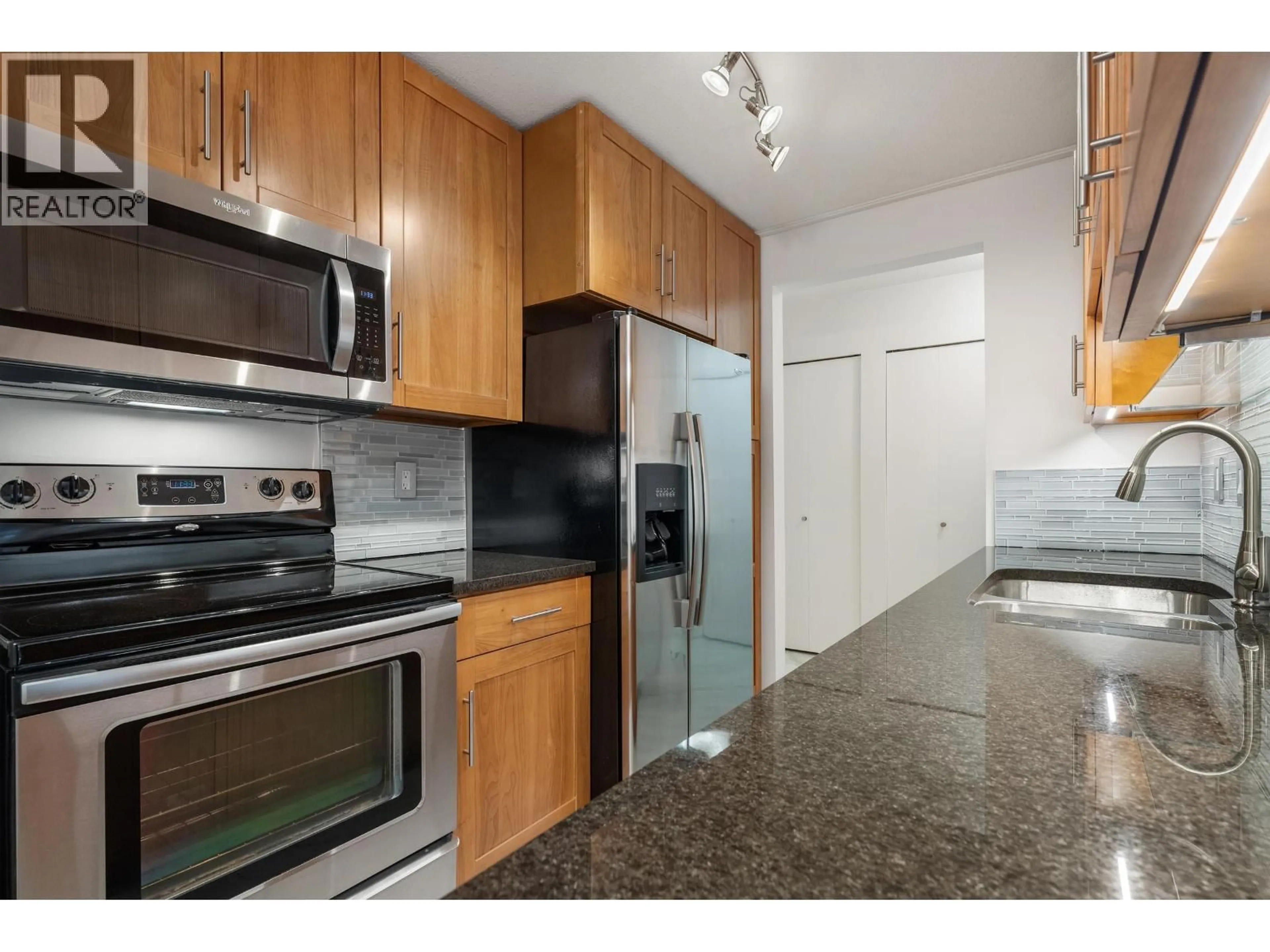 Standard kitchen, unknown for 101 - 2245 WILSON AVENUE, Port Coquitlam British Columbia V3C1Z4