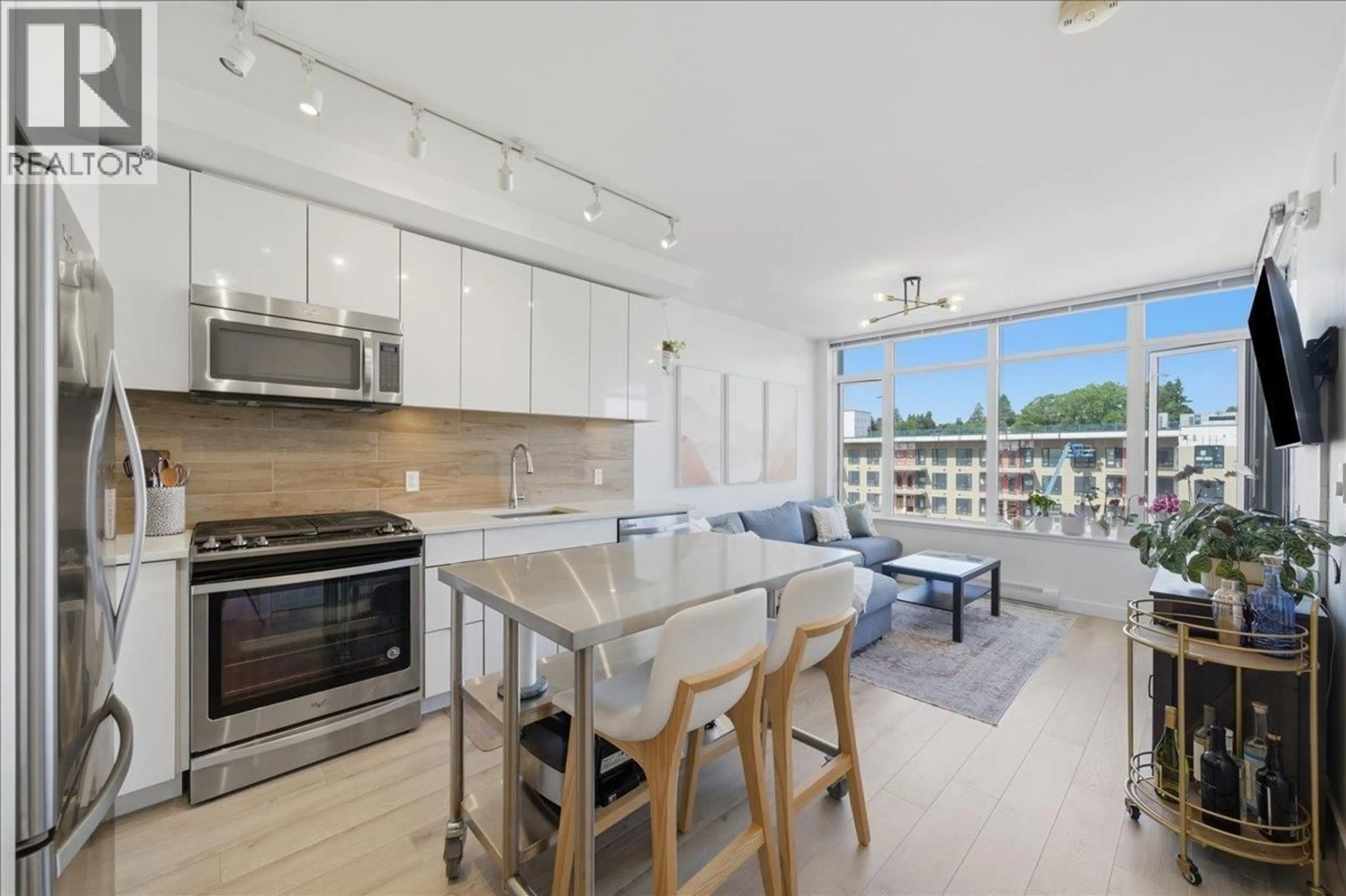 Open concept kitchen, unknown for 802 - 200 NELSON'S CRESCENT, New Westminster British Columbia V3L0H4