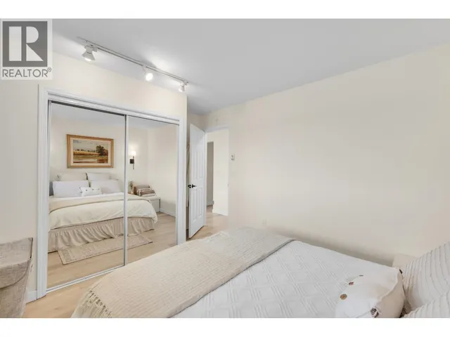D302 - 4845 53 STREET, Delta 3