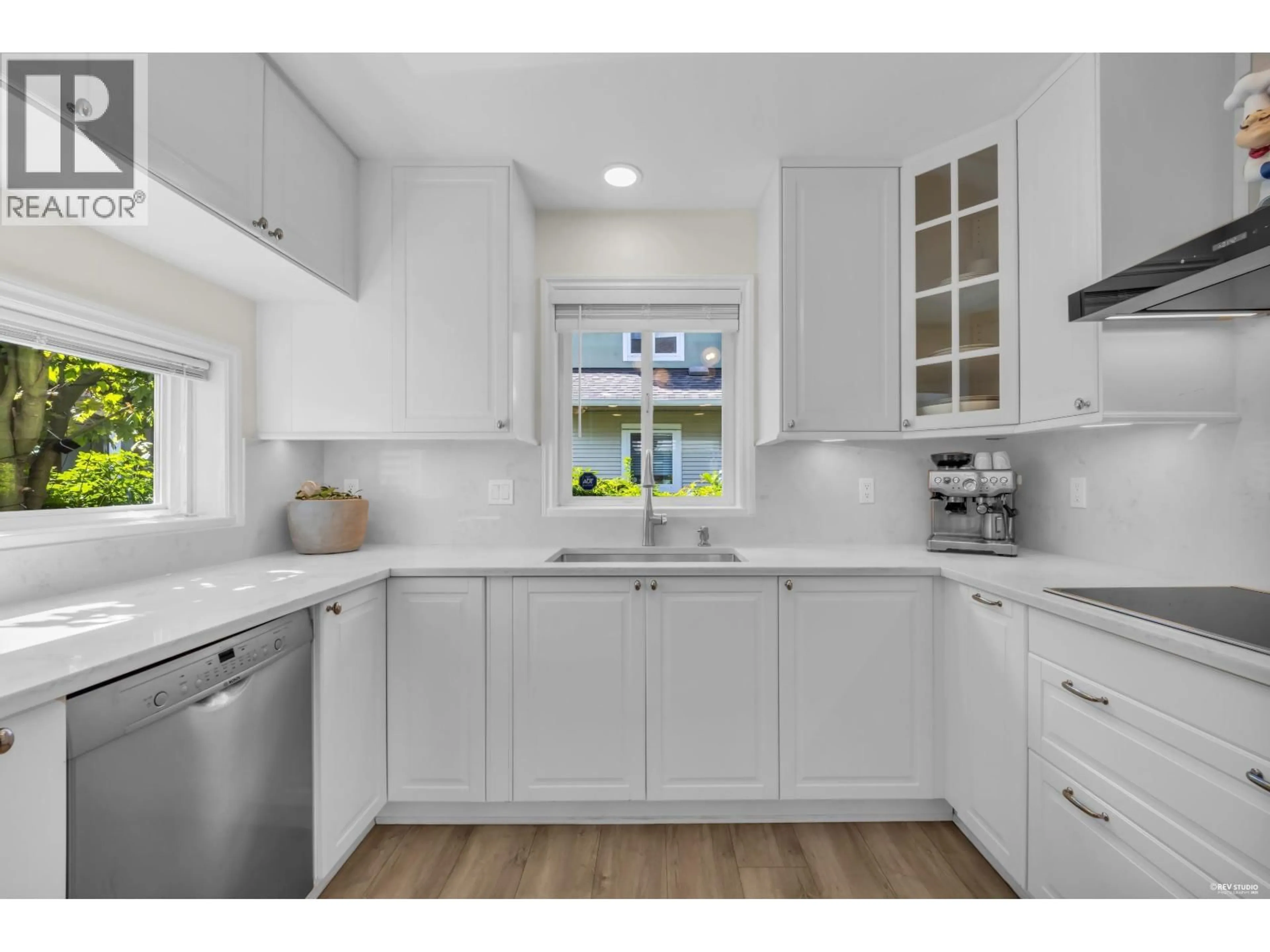 Unknown for 5 - 1233 16TH STREET, North Vancouver British Columbia V7P1R5