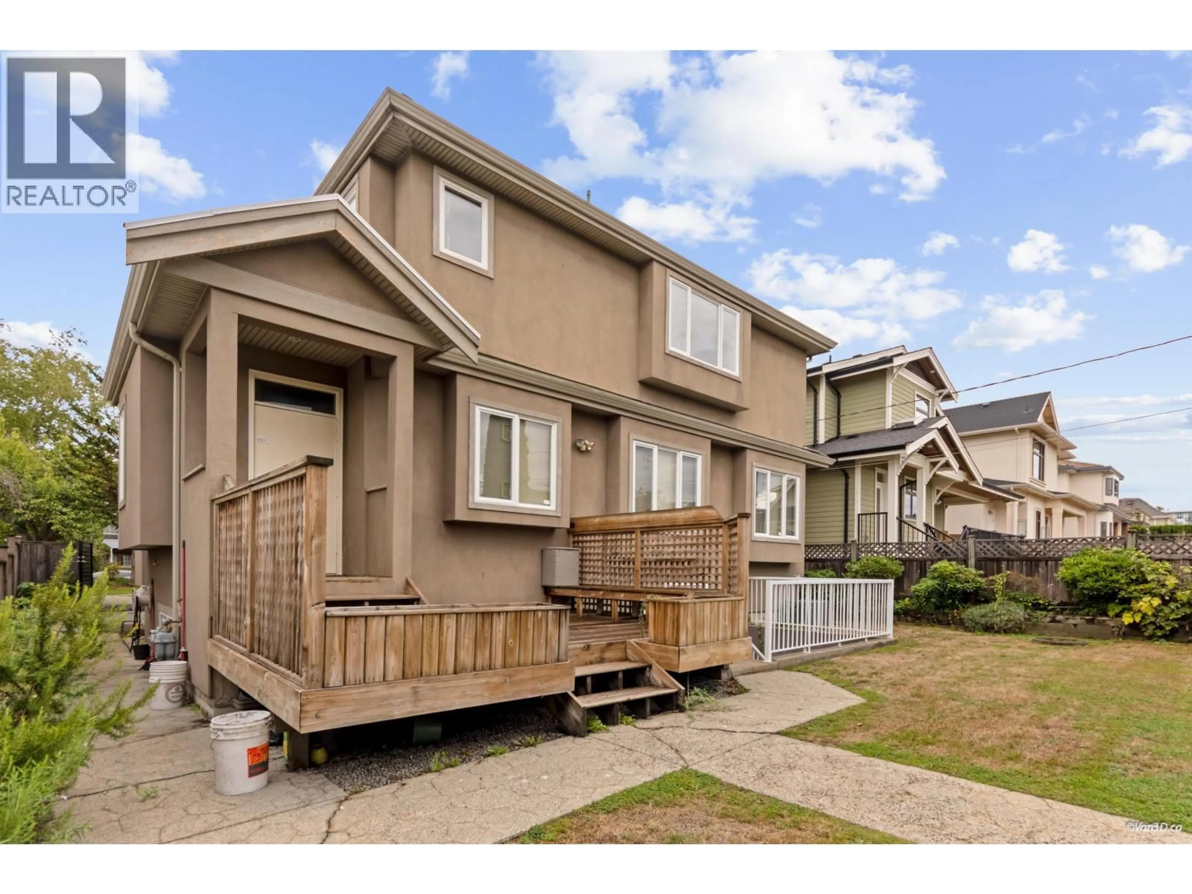Home with vinyl exterior material, street for 2266 20TH AVENUE, Vancouver British Columbia V6L1G3