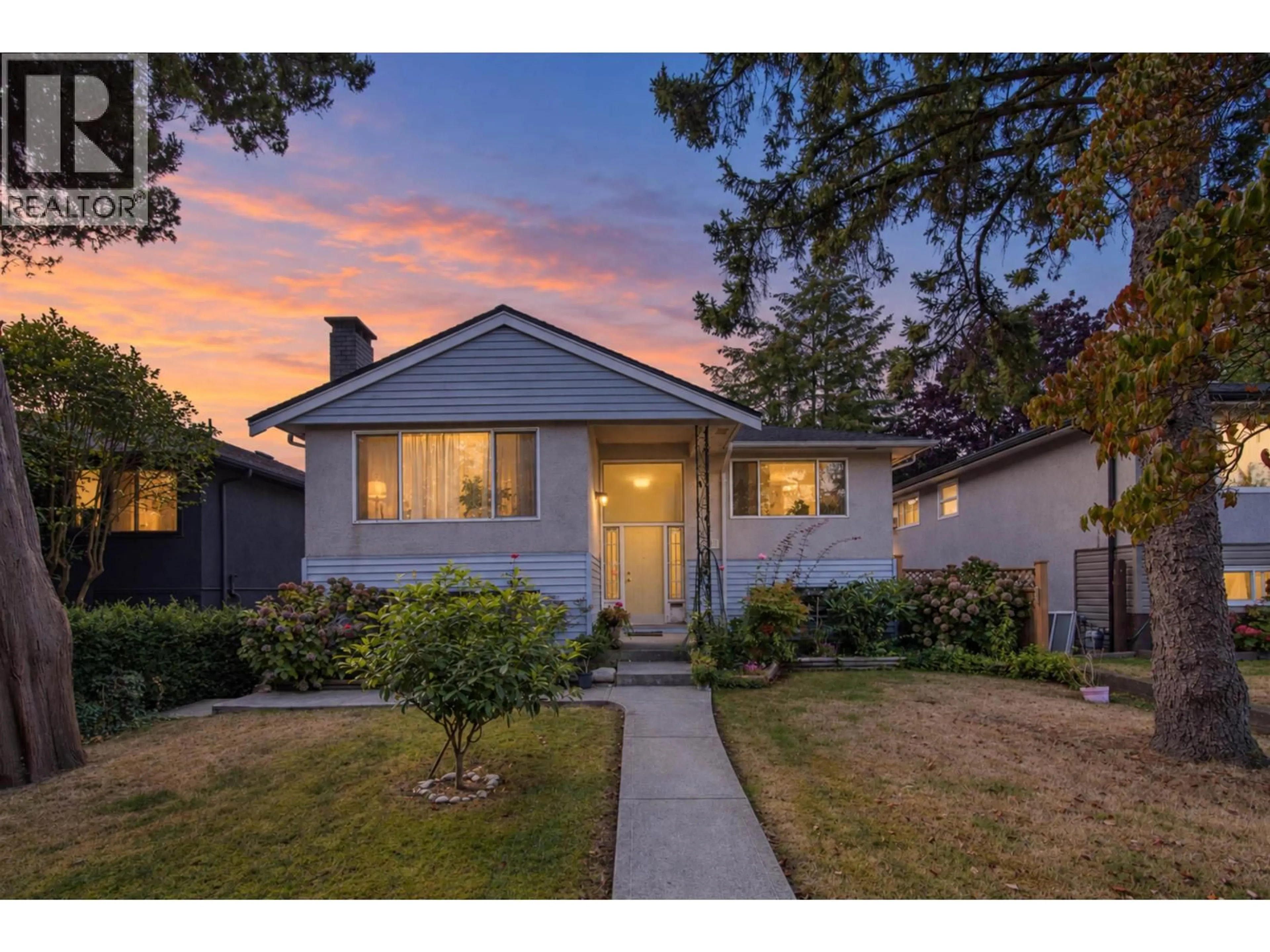 Home with vinyl exterior material, street for 6333 ELGIN STREET, Vancouver British Columbia V5W3K4