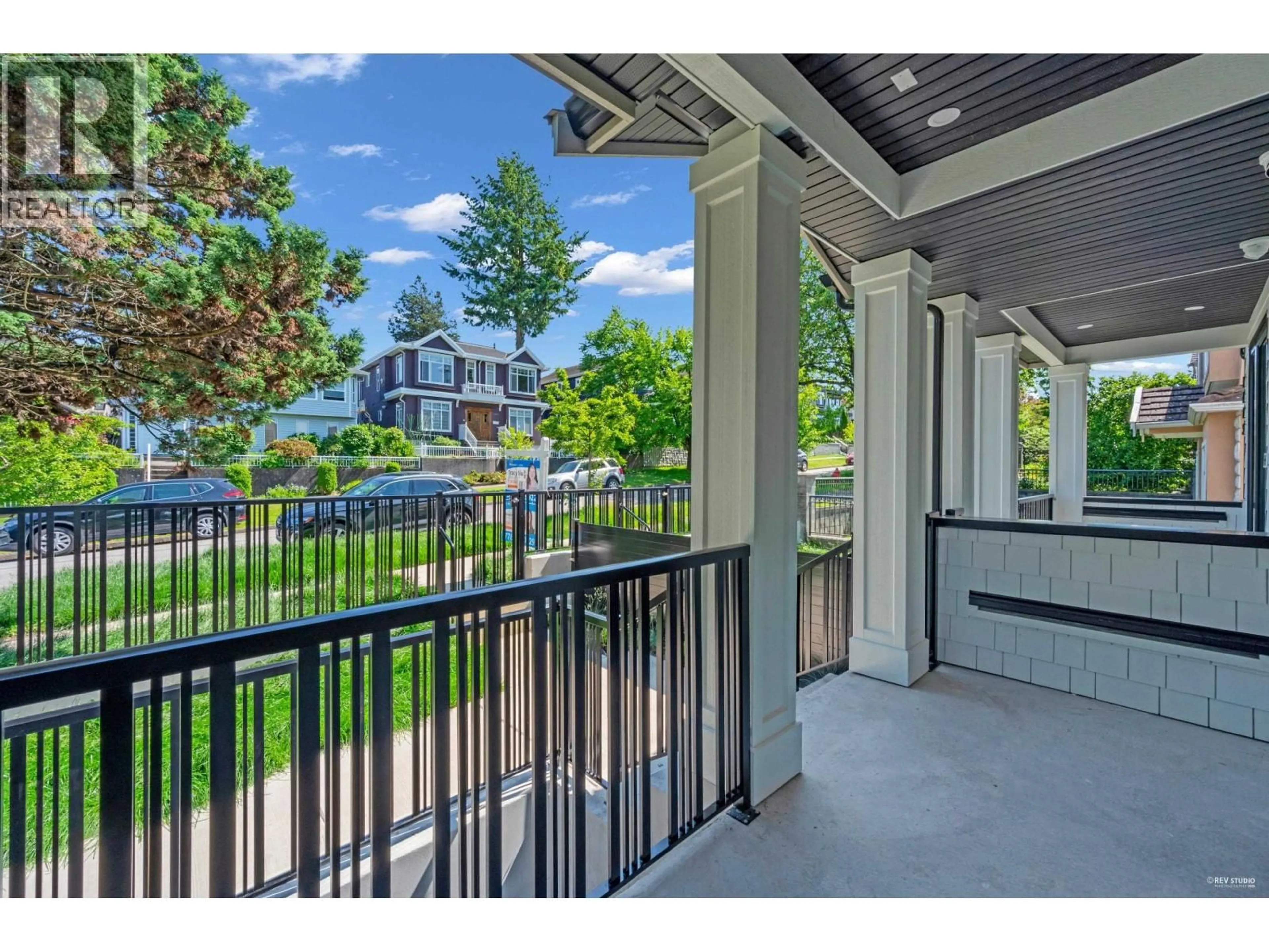 Patio, unknown for 3417 SEAFORTH DRIVE, Vancouver British Columbia V5M4C6