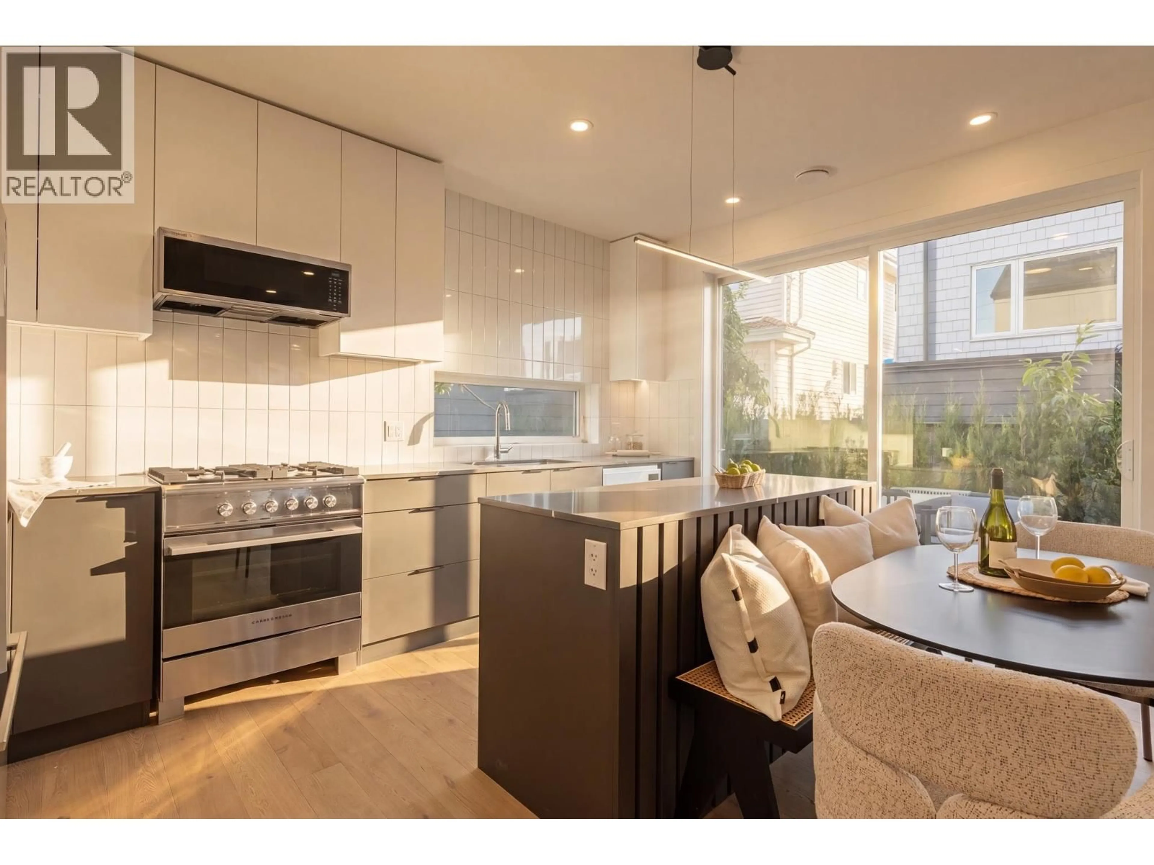 Open concept kitchen, unknown for 2796 CAMBRIDGE STREET, Vancouver British Columbia V5K1L7