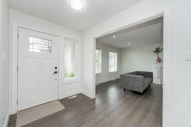18875 57 AVENUE, Surrey 4