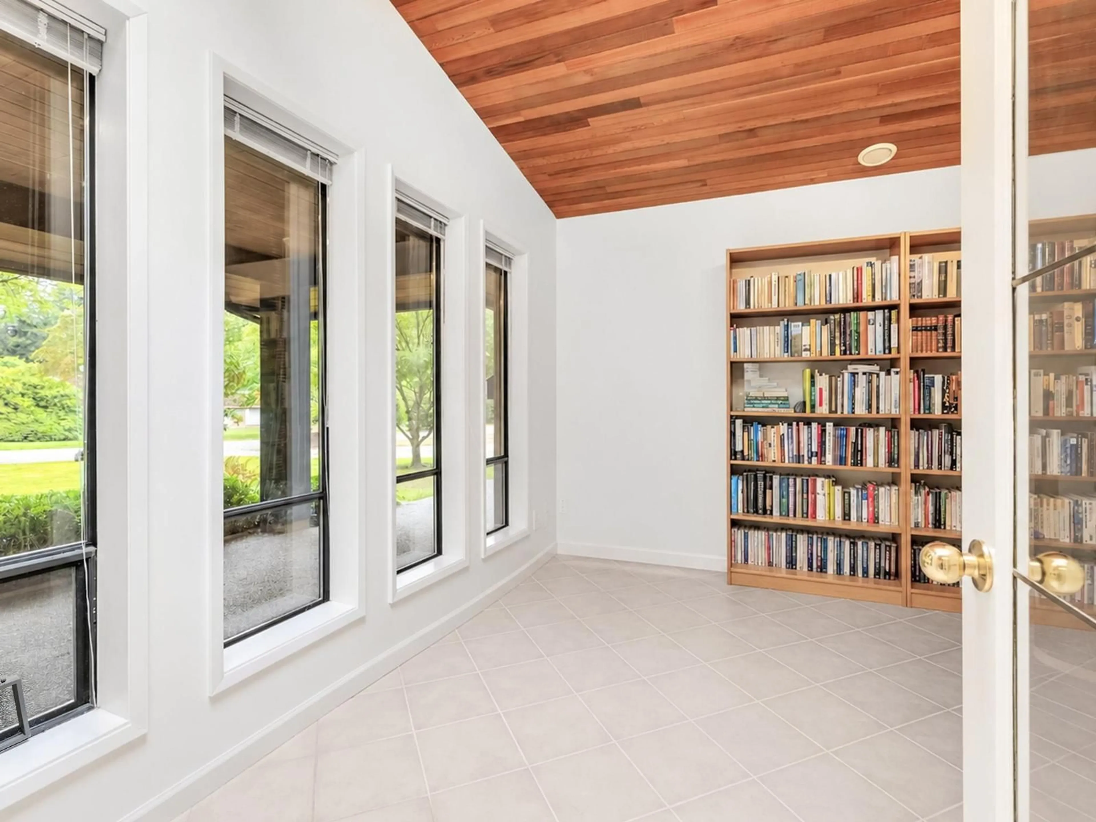 Unknown for 2910 CHANTRELL PLACE, Surrey British Columbia V4A4A5