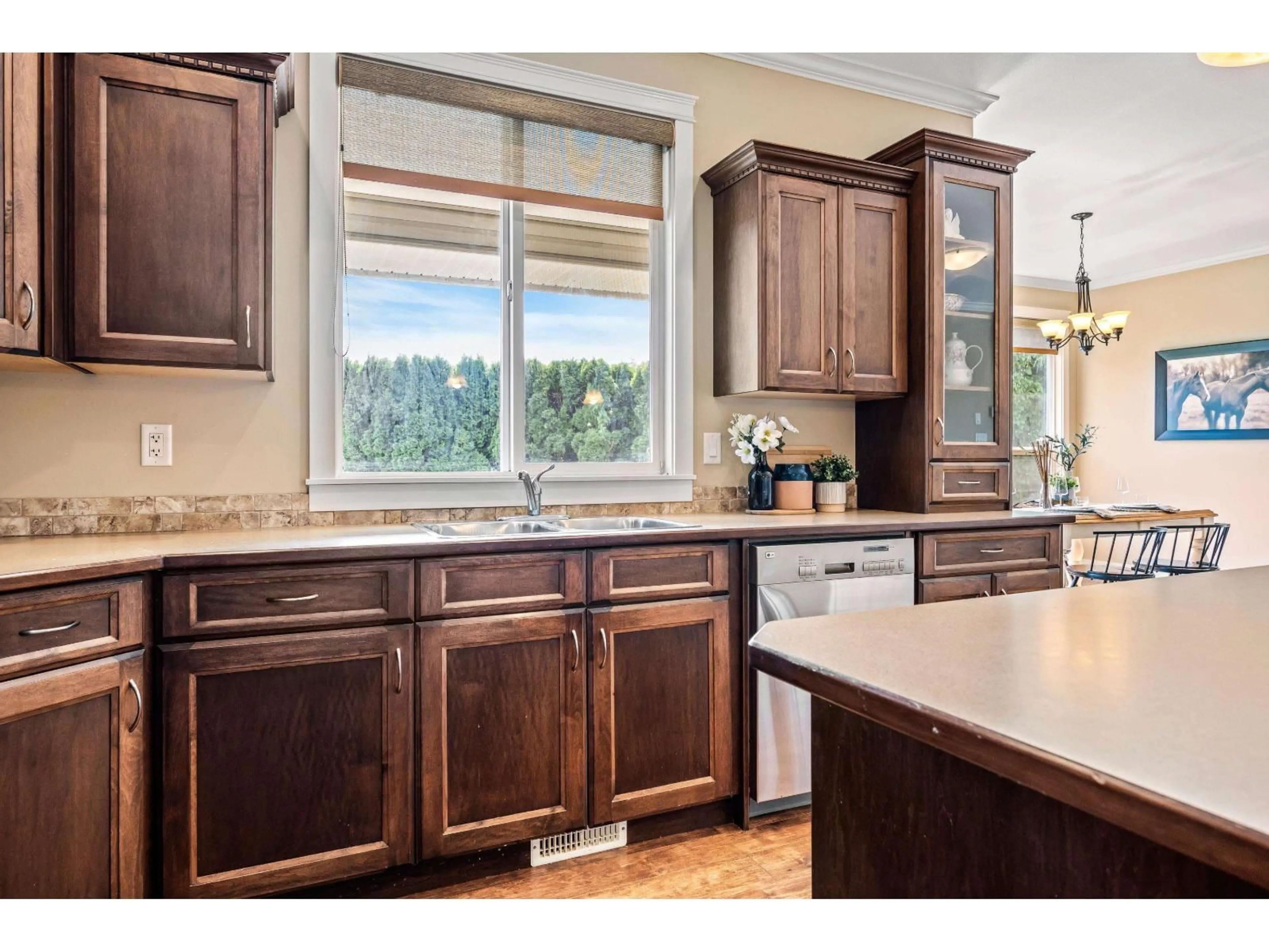Open concept kitchen, ceramic/tile floor for 6 - 10113 WILLIAMS ROAD, Chilliwack British Columbia V2P5H3