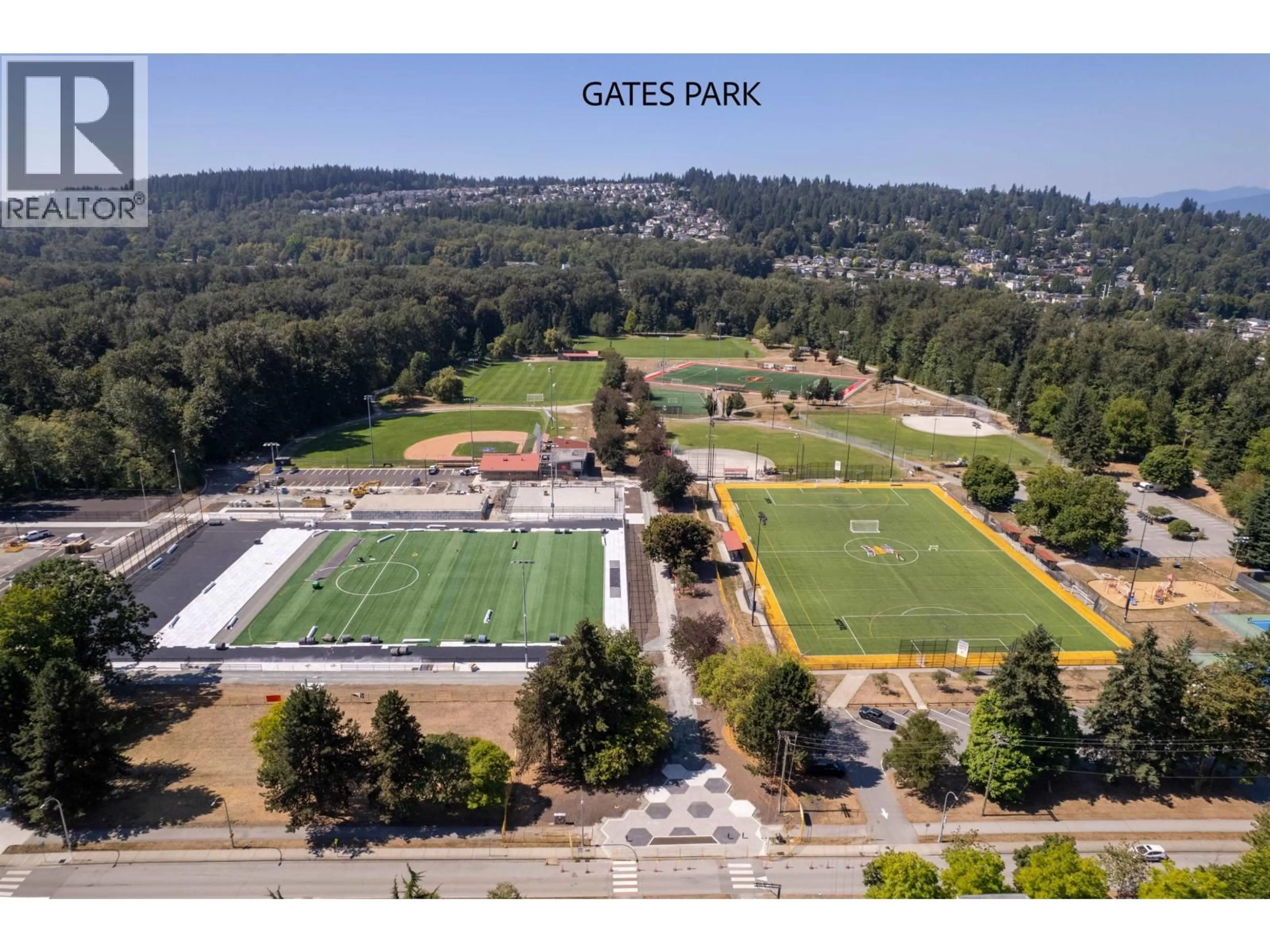 A pic from outside/outdoor area/front of a property/back of a property/a pic from drone, mountain view for 401 - 2389 HAWTHORNE AVENUE, Port Coquitlam British Columbia V3C0T2