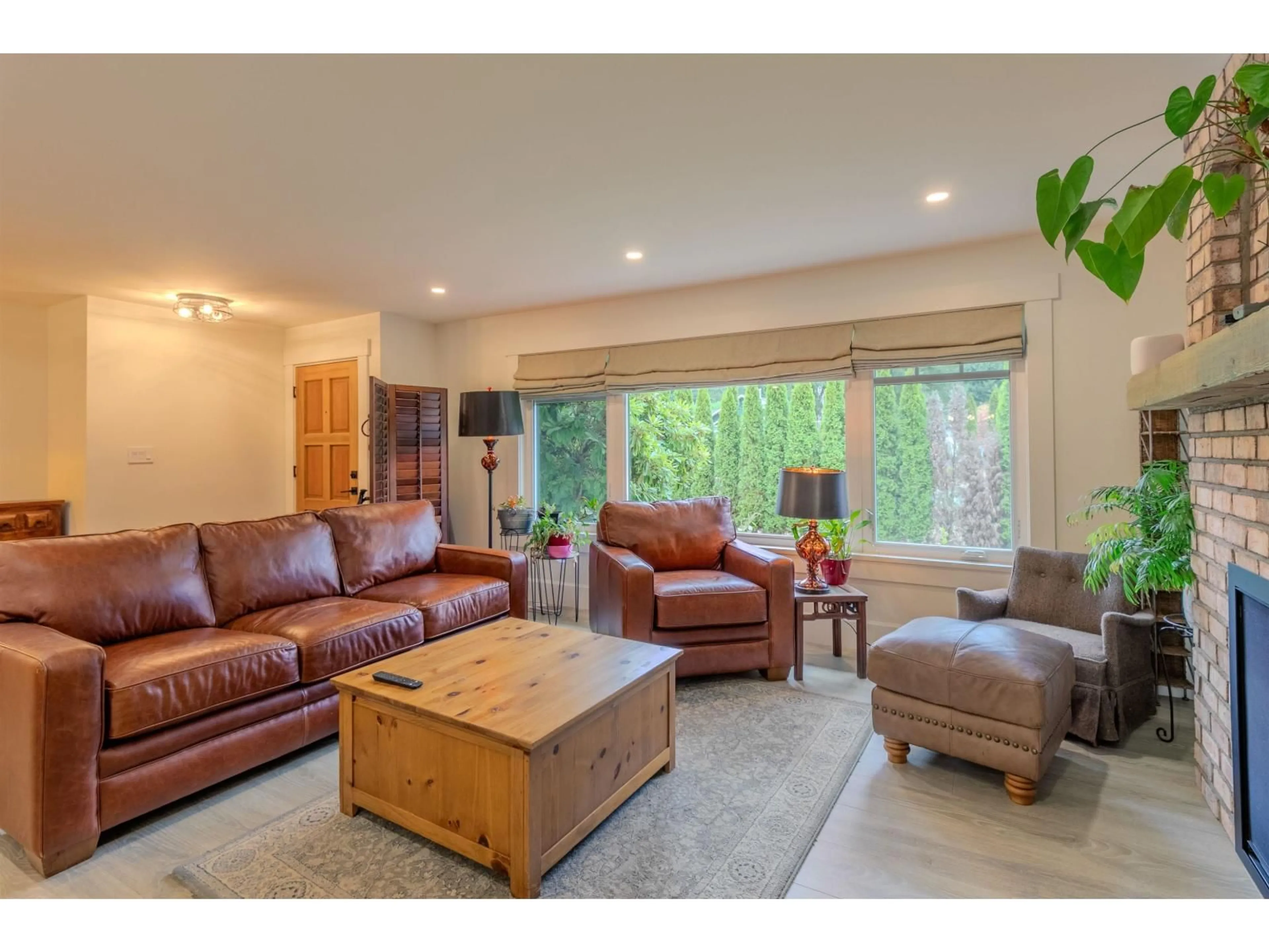 Living room with furniture, unknown for 24633 56 AVENUE, Langley British Columbia V2Z1B9