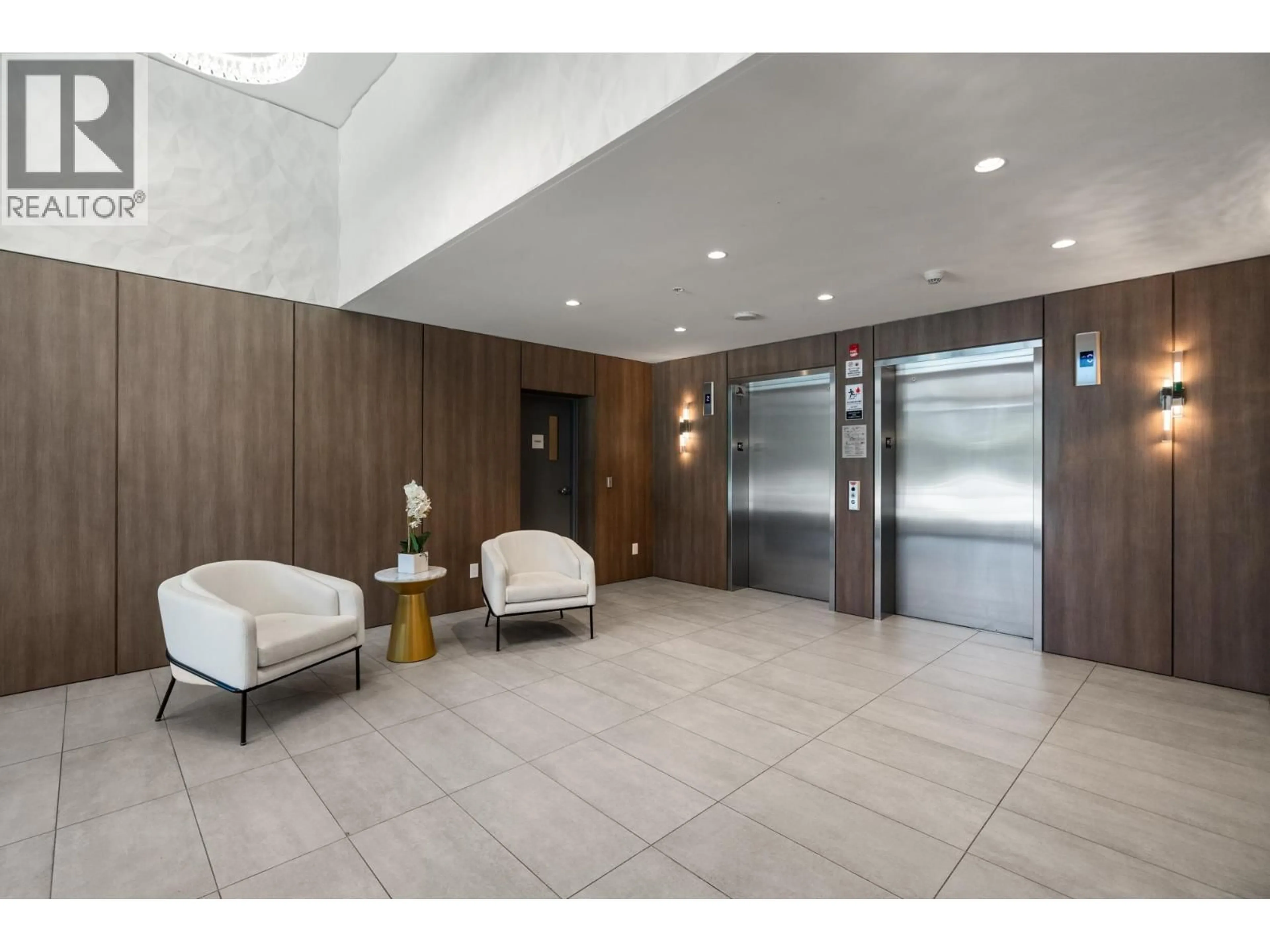 Indoor foyer for 527 - 5766 GILBERT ROAD, Richmond British Columbia V6X1B7