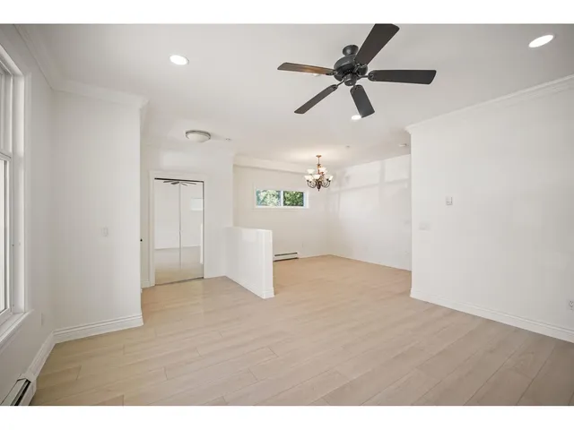 15554 RUSSELL AVENUE, White Rock 3