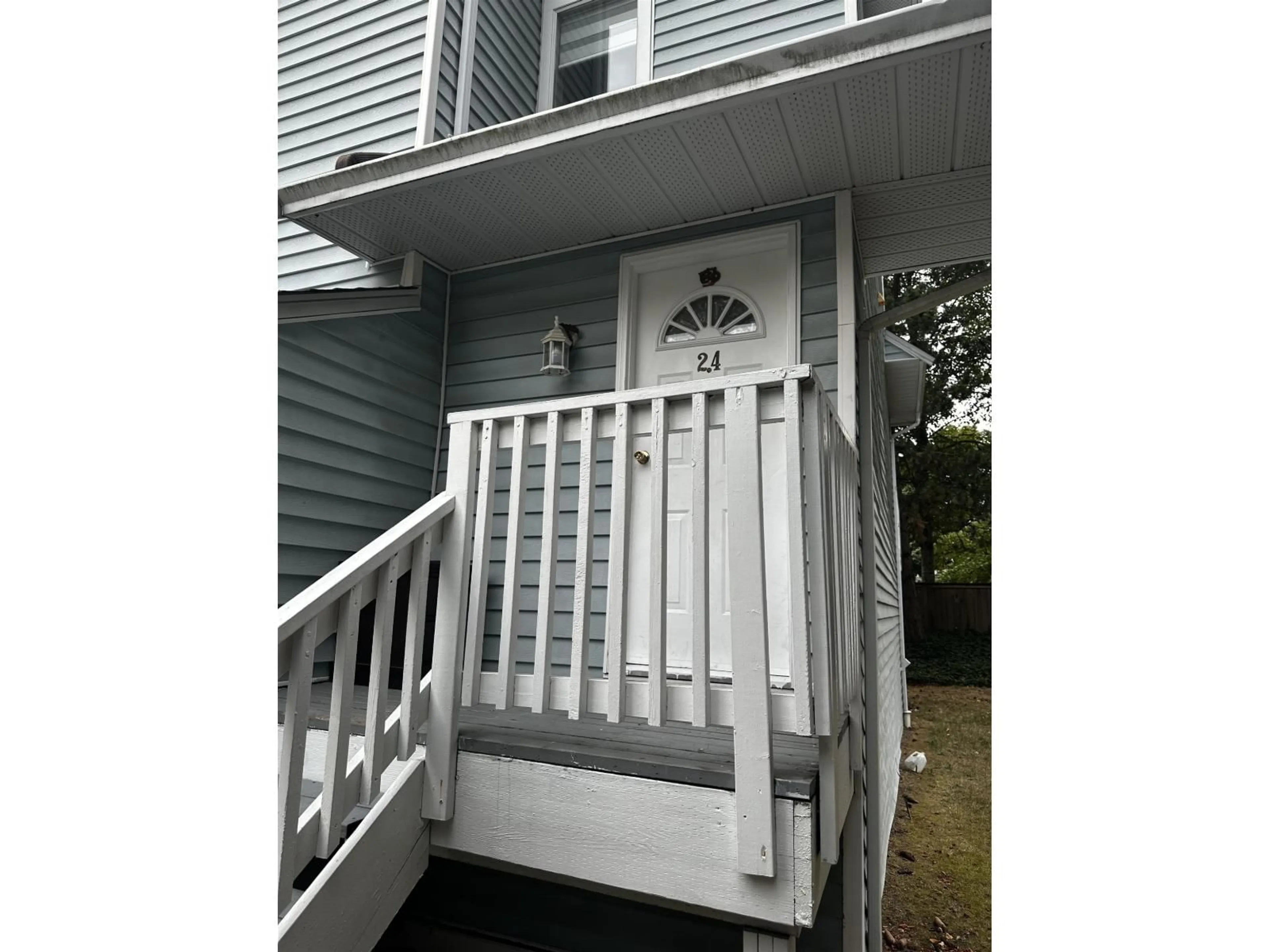 Unknown for 24 - 15550 89 AVENUE, Surrey British Columbia V3R1N1