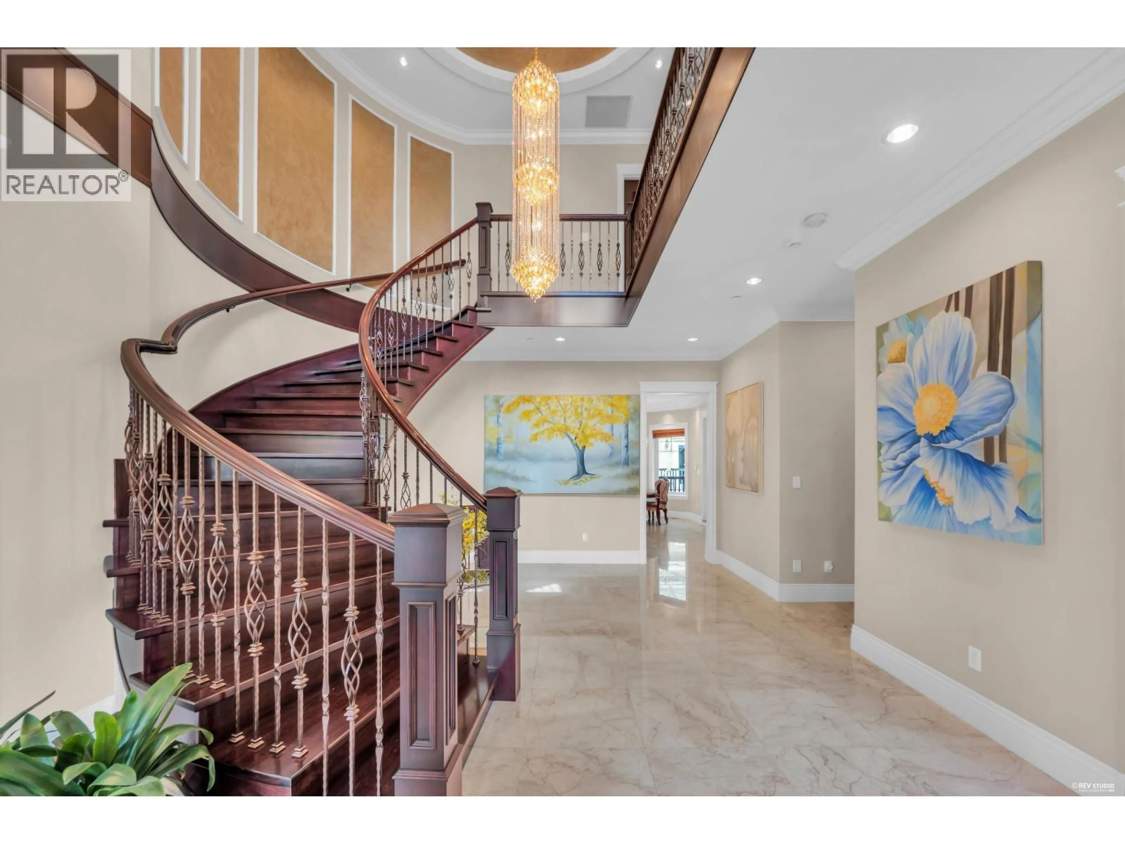 Indoor foyer for 2769 W 49TH AVENUE, Vancouver British Columbia V6N3S5
