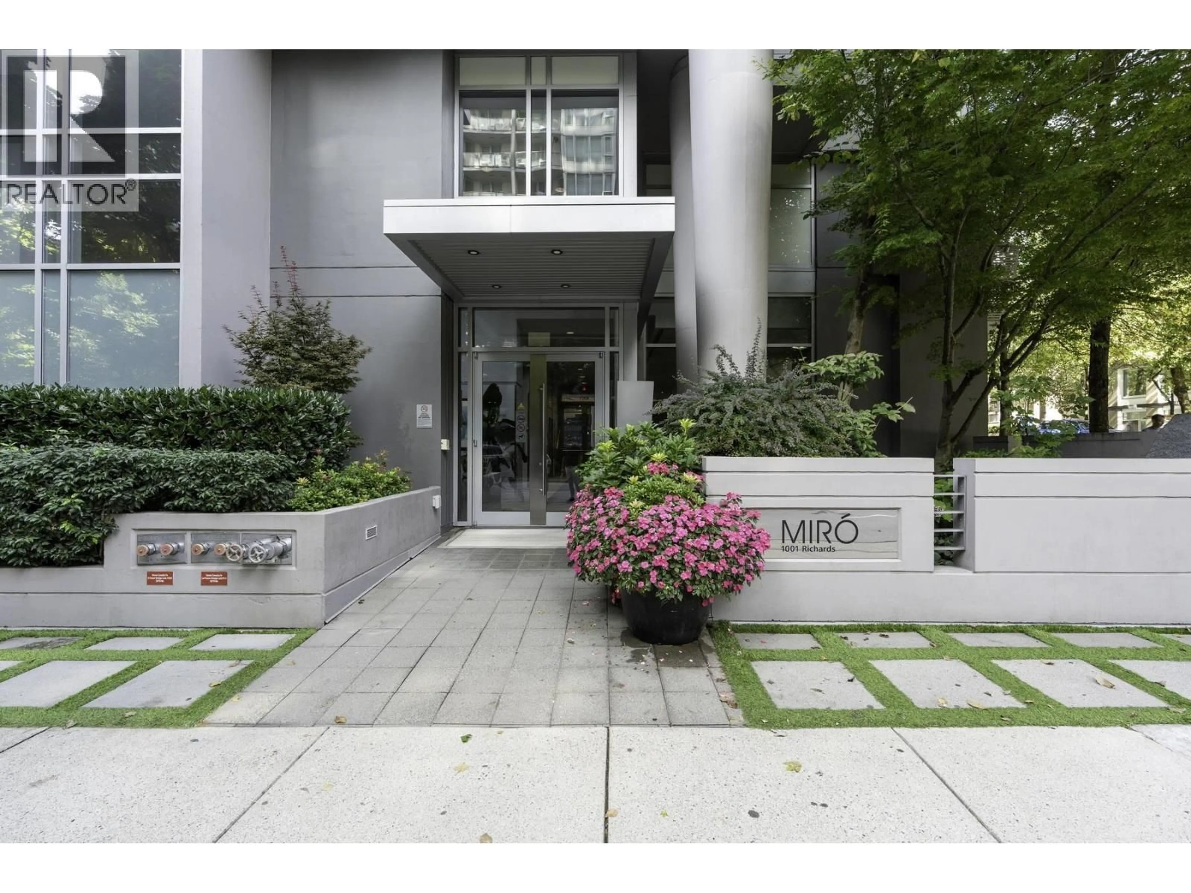 Indoor foyer for 1702 - 1001 RICHARDS STREET, Vancouver British Columbia V6B1J6