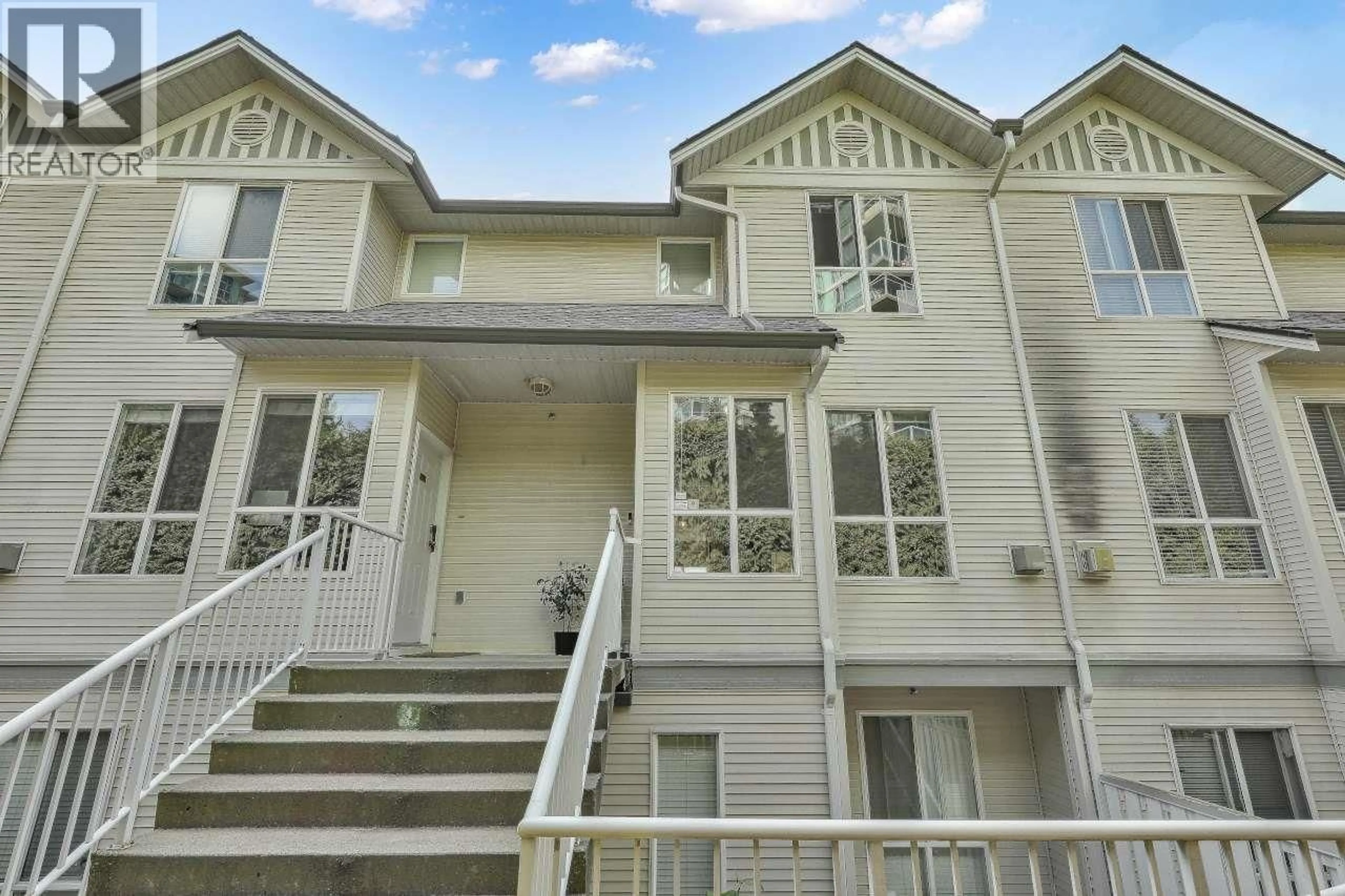 Home with vinyl exterior material, unknown for 45 - 2728 CHANDLERY PLACE, Vancouver British Columbia V5S4S6