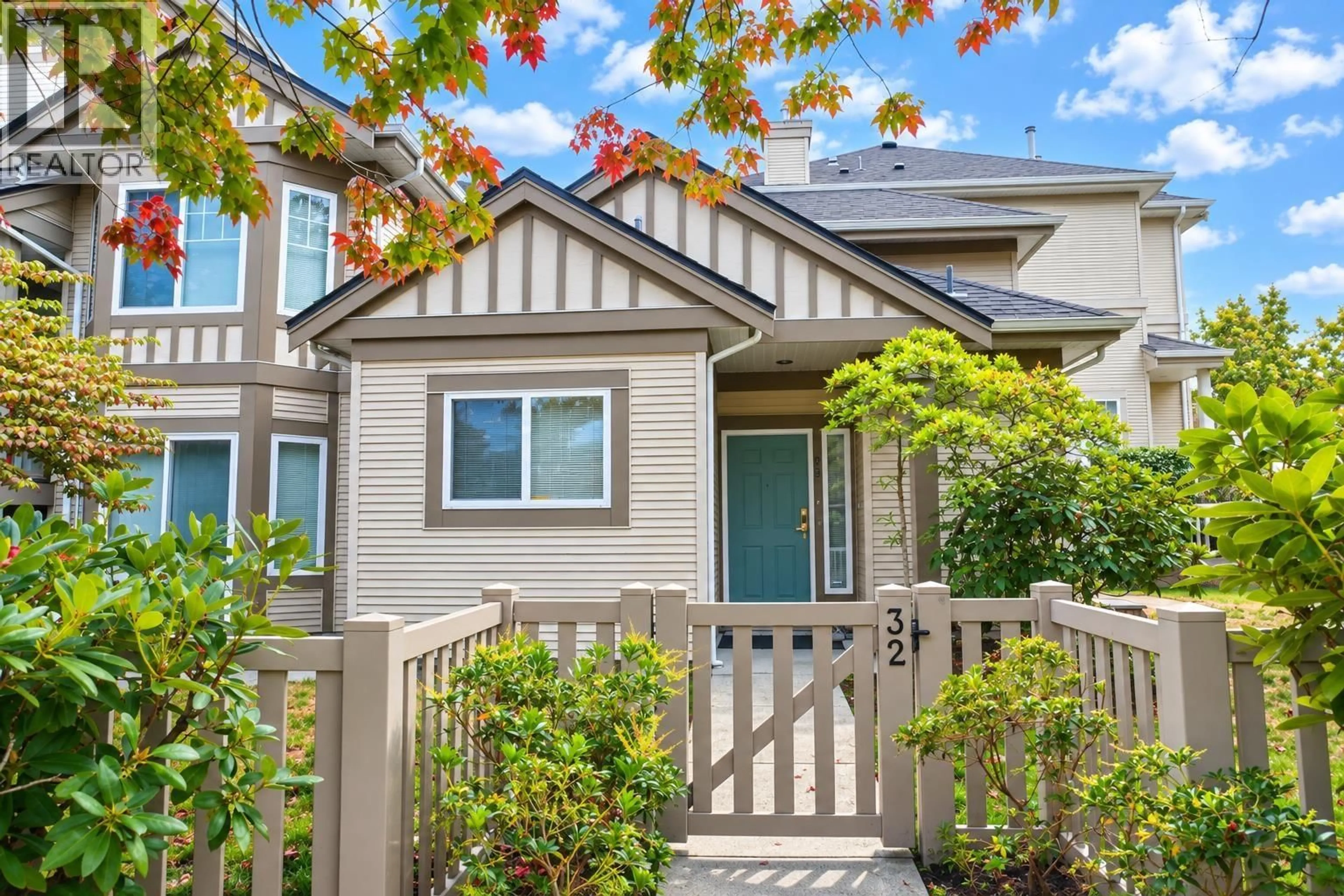 Home with vinyl exterior material, street for 32 - 3880 WESTMINSTER HIGHWAY, Richmond British Columbia V7C5S1