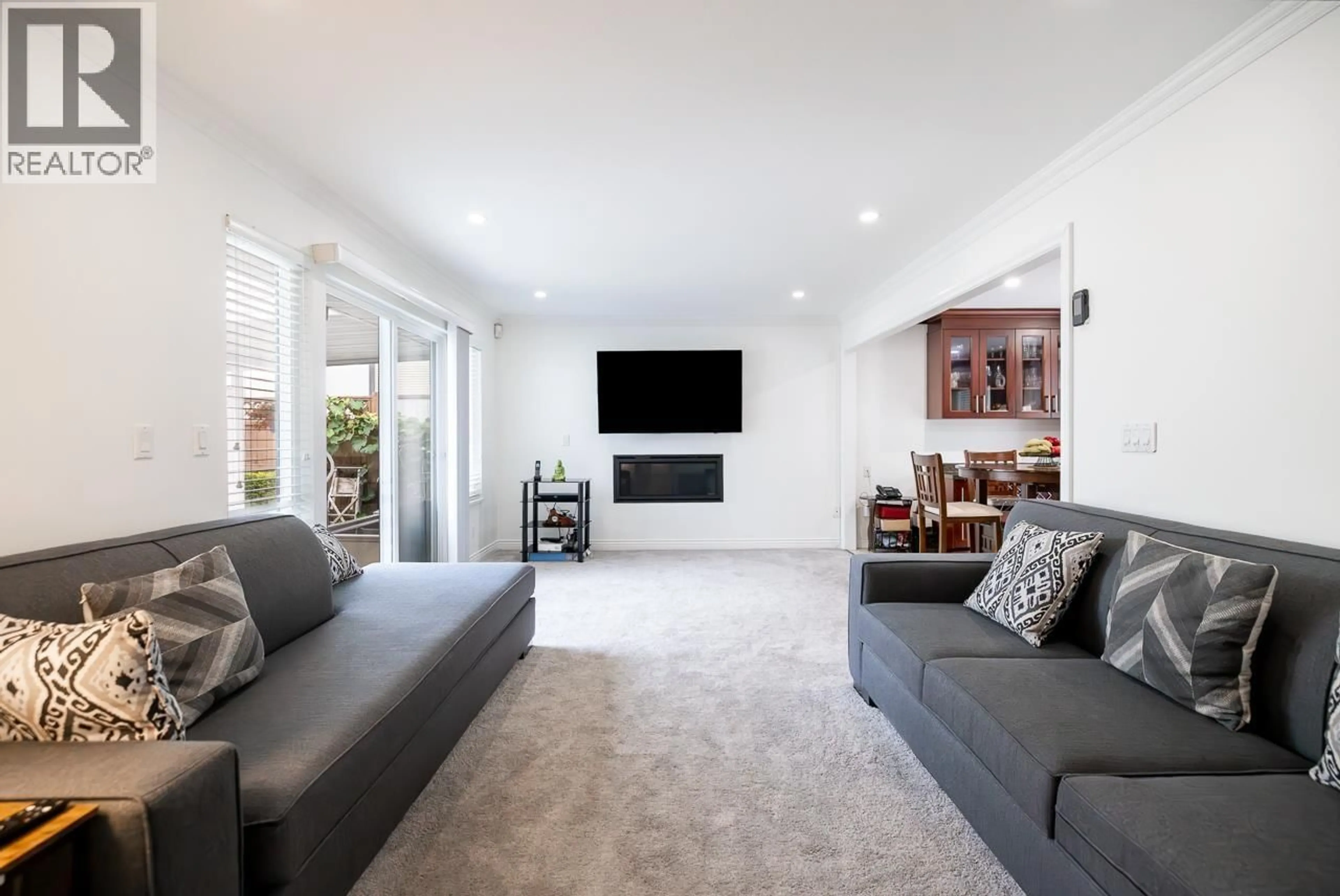 Living room with furniture, unknown for 432 RIVERVIEW CRESCENT, Coquitlam British Columbia V3C4X8