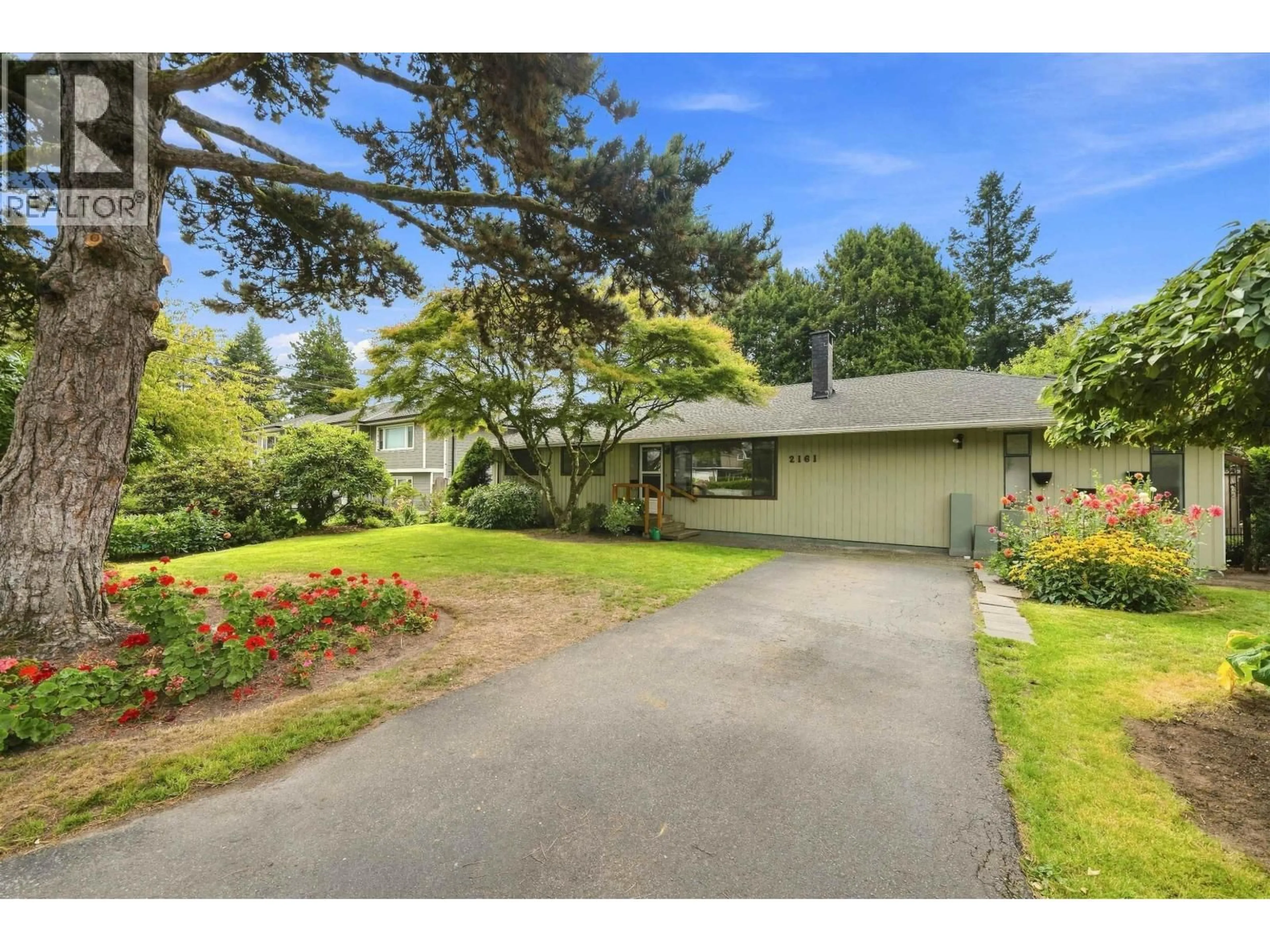 A pic from outside/outdoor area/front of a property/back of a property/a pic from drone, street for 2161 FLORALYNN CRESCENT, North Vancouver British Columbia V7J2W3