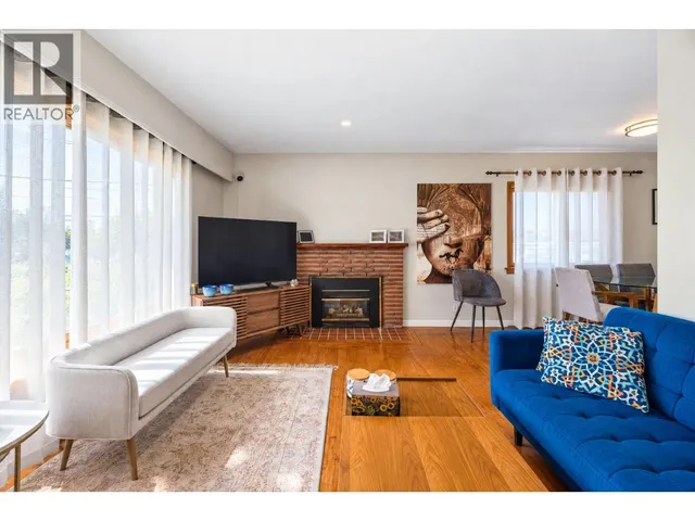 430 KINGS ROAD, North Vancouver 4