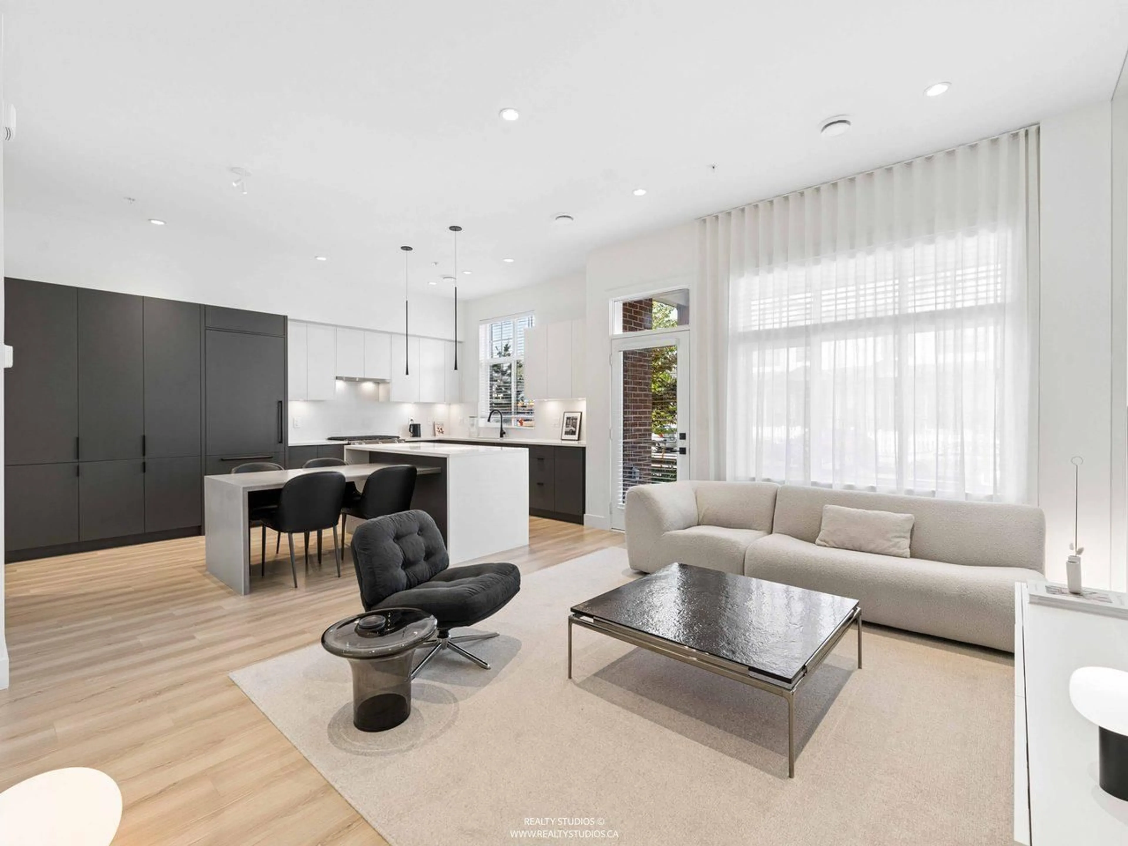 Living room with furniture, unknown for 16 - 7640 197 STREET, Langley British Columbia V2Y3W2
