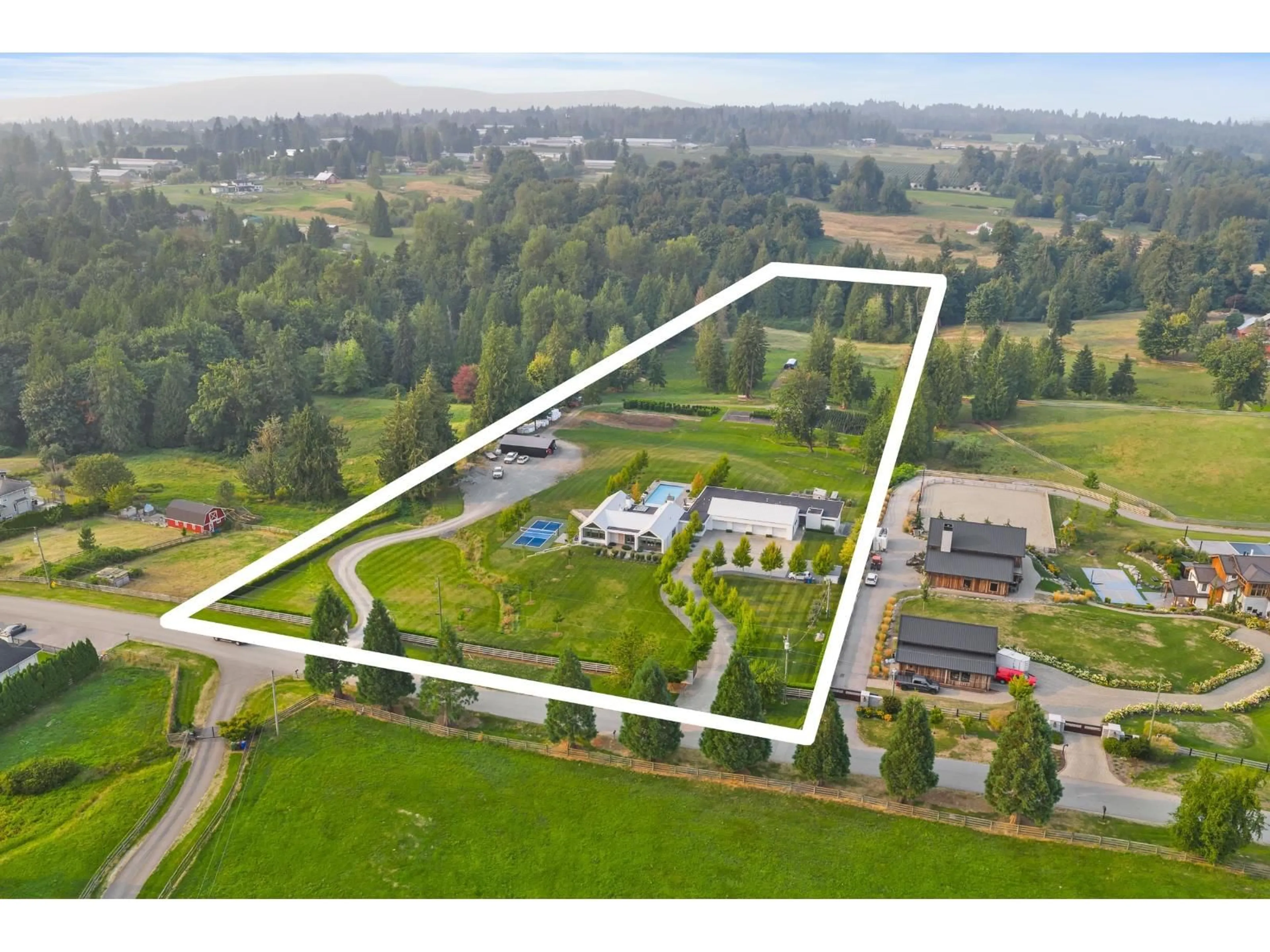 A pic from outside/outdoor area/front of a property/back of a property/a pic from drone, building for 29091 TAMARIC AVENUE, Abbotsford British Columbia V4X2C9